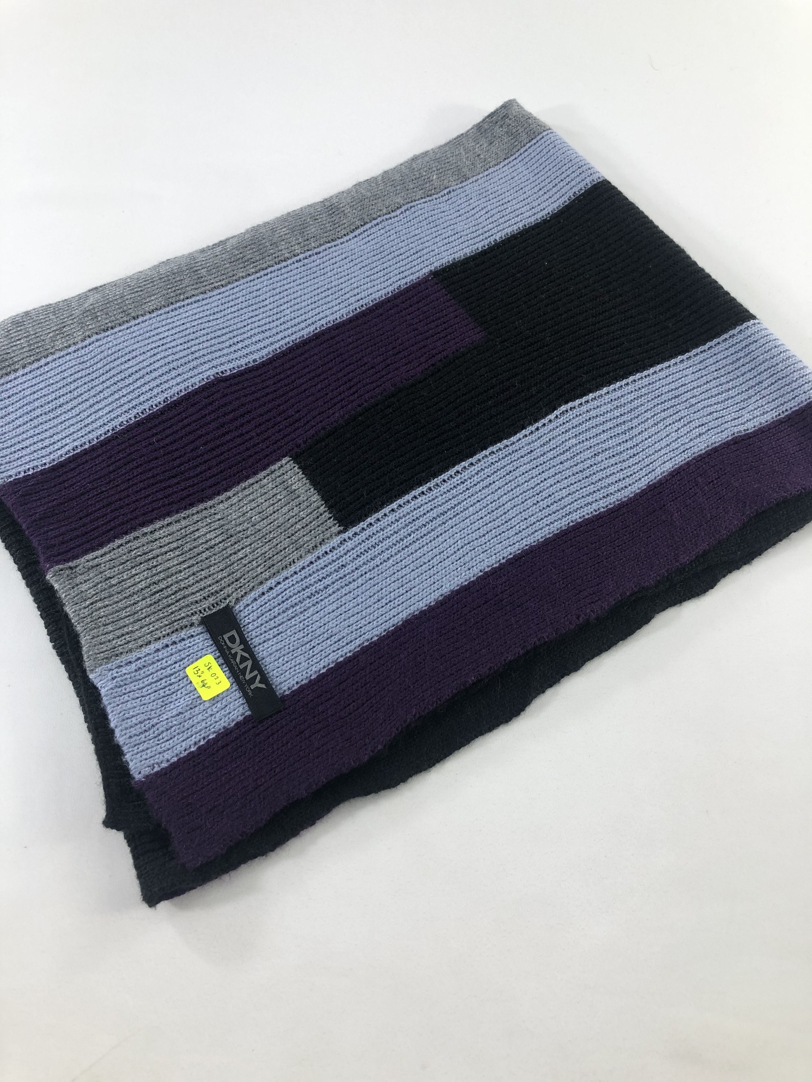 DKNY DKNY Scarf / Muffler / Neckwear Size ONE SIZE - 6 Thumbnail