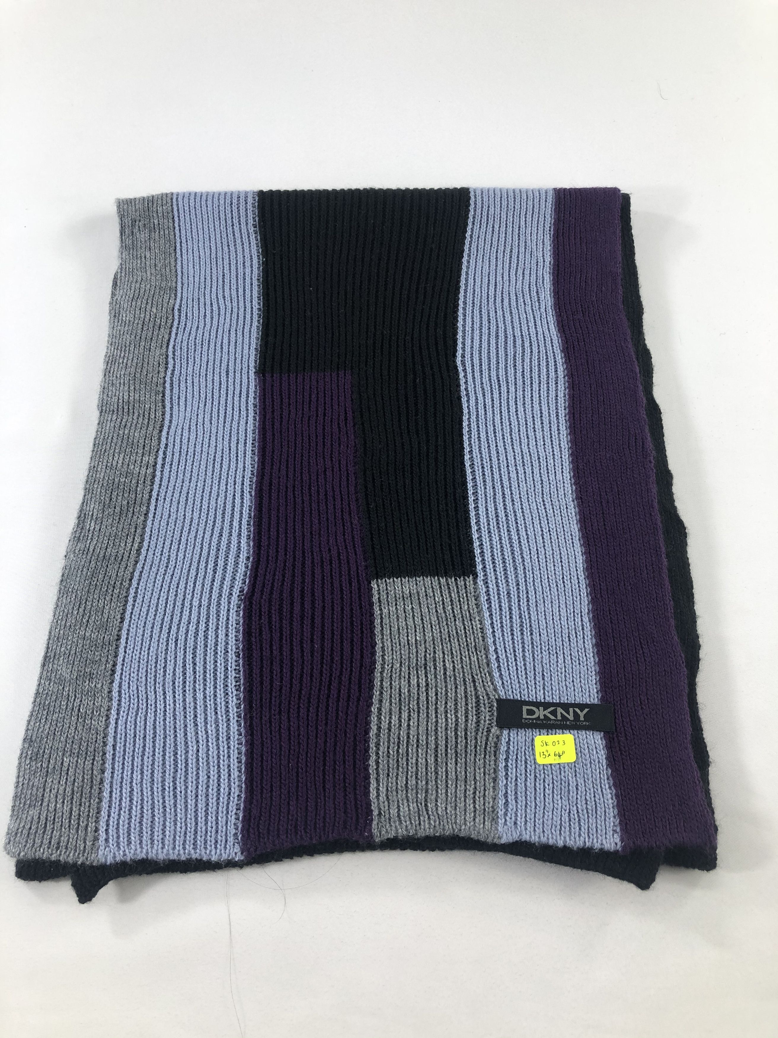 DKNY DKNY Scarf / Muffler / Neckwear Size ONE SIZE - 5 Thumbnail