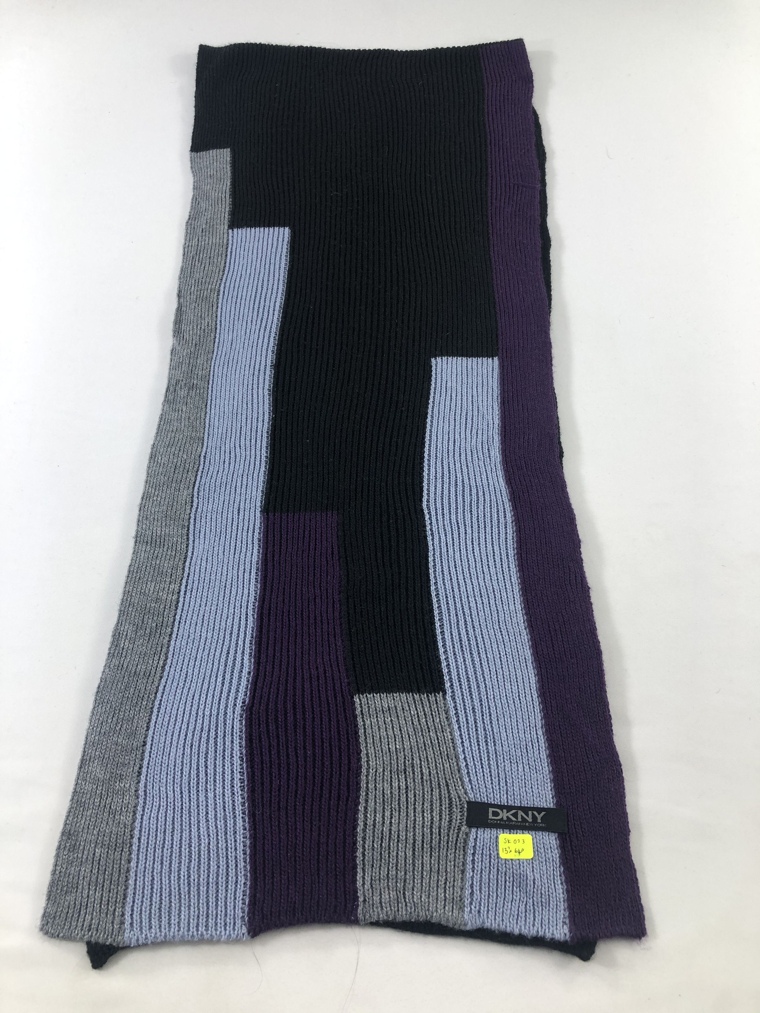 DKNY DKNY Scarf / Muffler / Neckwear Size ONE SIZE - 3 Thumbnail