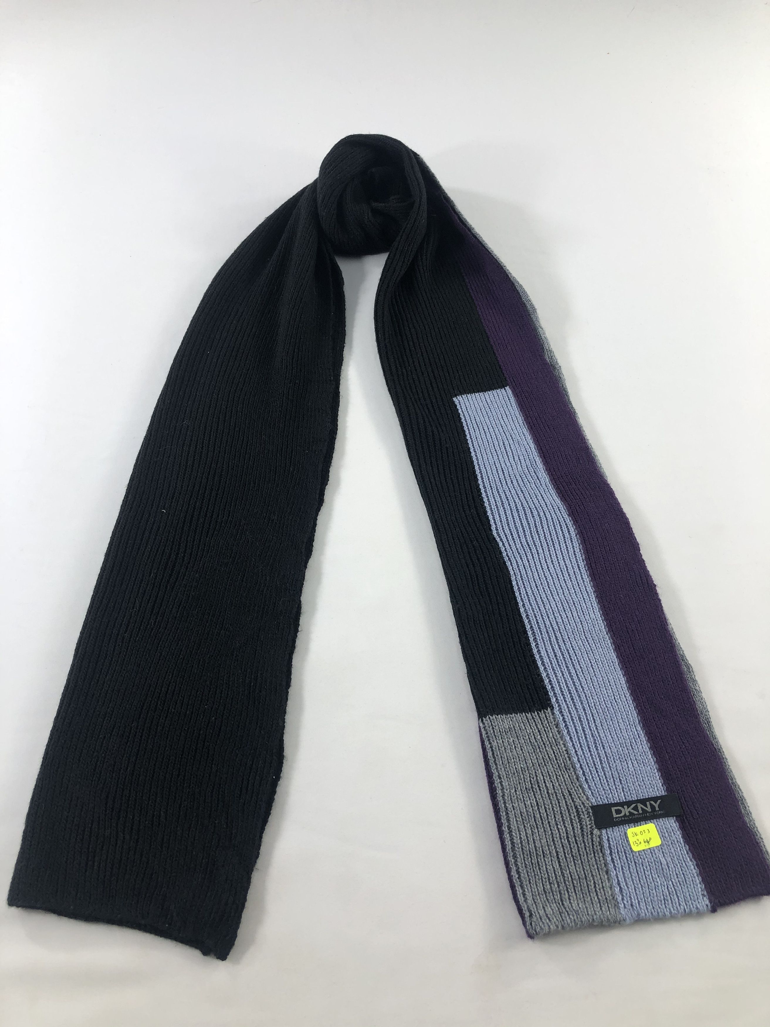 DKNY DKNY Scarf / Muffler / Neckwear Size ONE SIZE - 1 Thumbnail