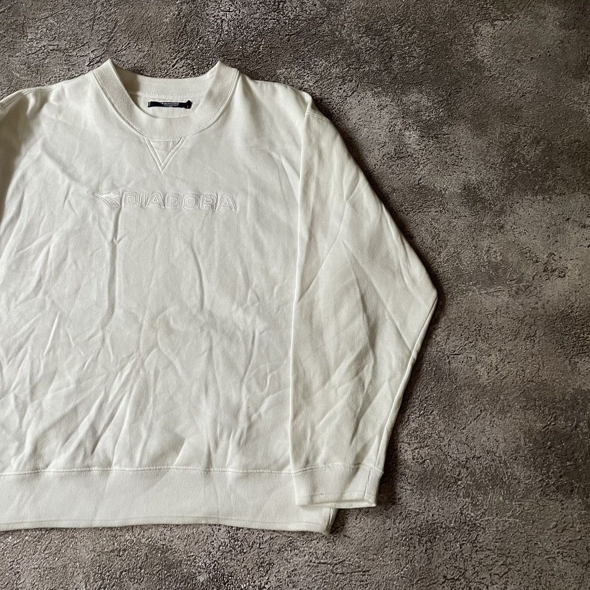 Vintage Vintage 90s Diadora Centre Logo Crewneck Streetwear Boxy L Size US L / EU 52-54 / 3 - 6 Thumbnail