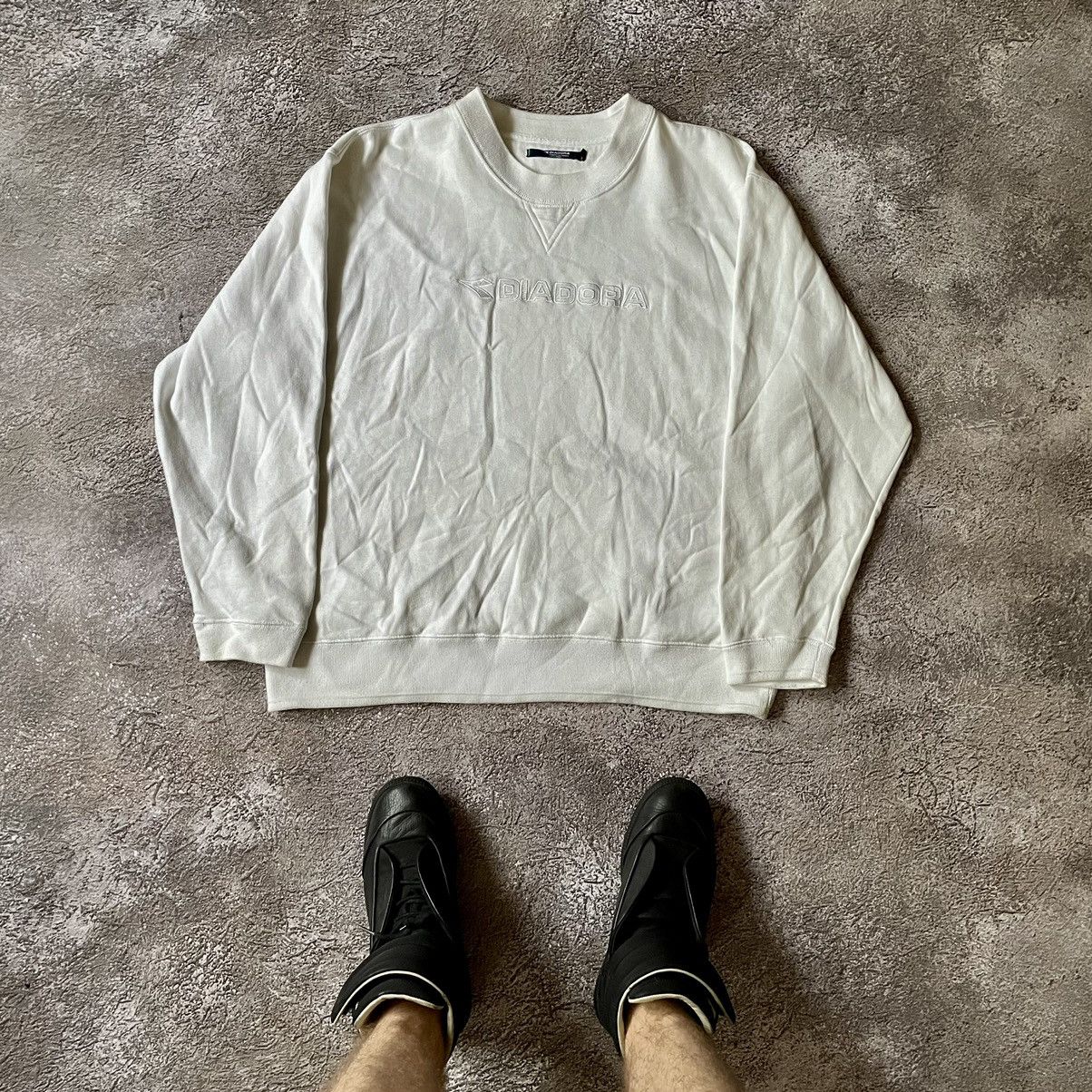 Vintage Vintage 90s Diadora Centre Logo Crewneck Streetwear Boxy L Size US L / EU 52-54 / 3 - 3 Thumbnail