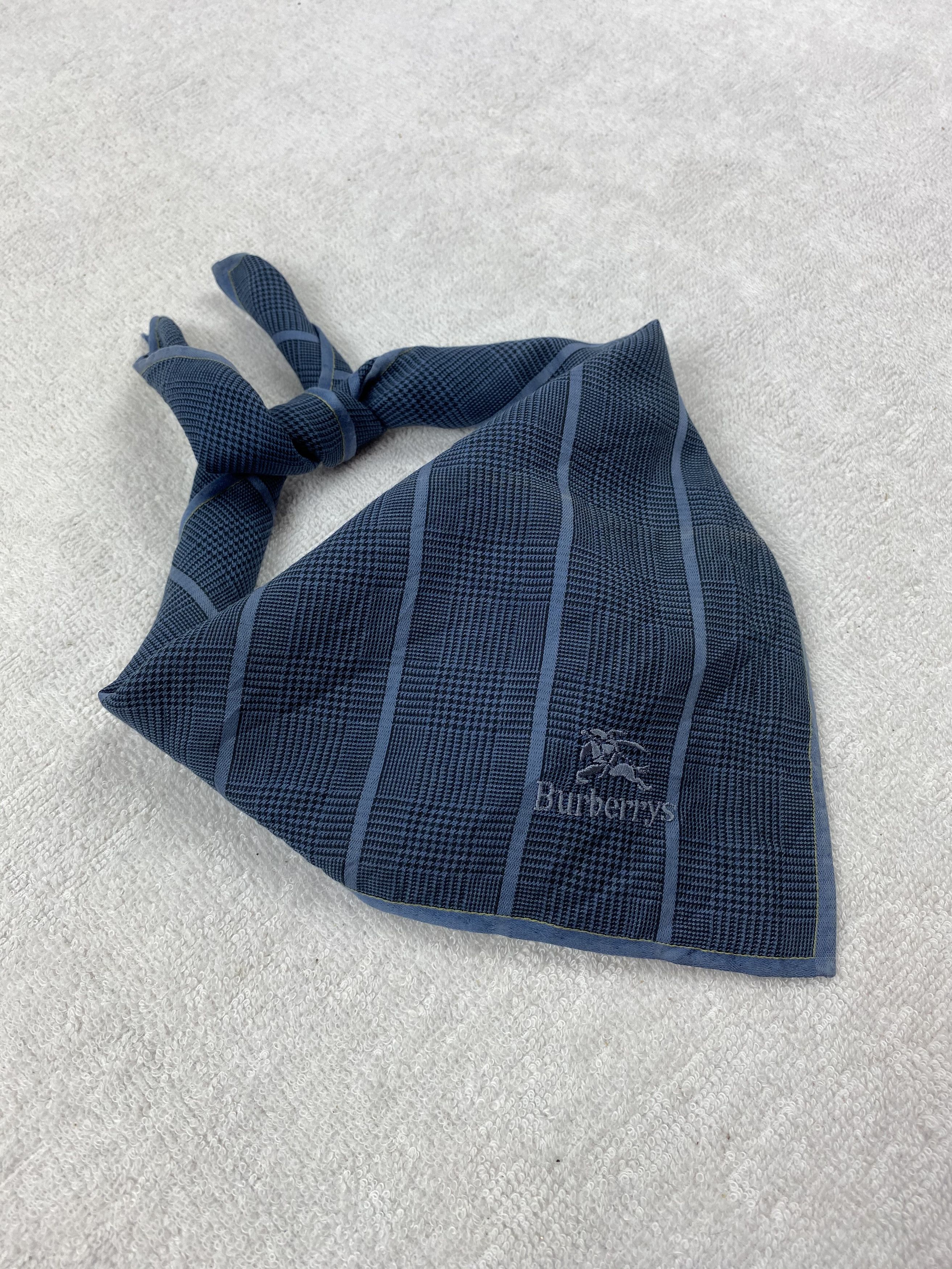 Vintage Burberry Handkerchief / Bandana / Neckerchief Size ONE SIZE - 2 Preview