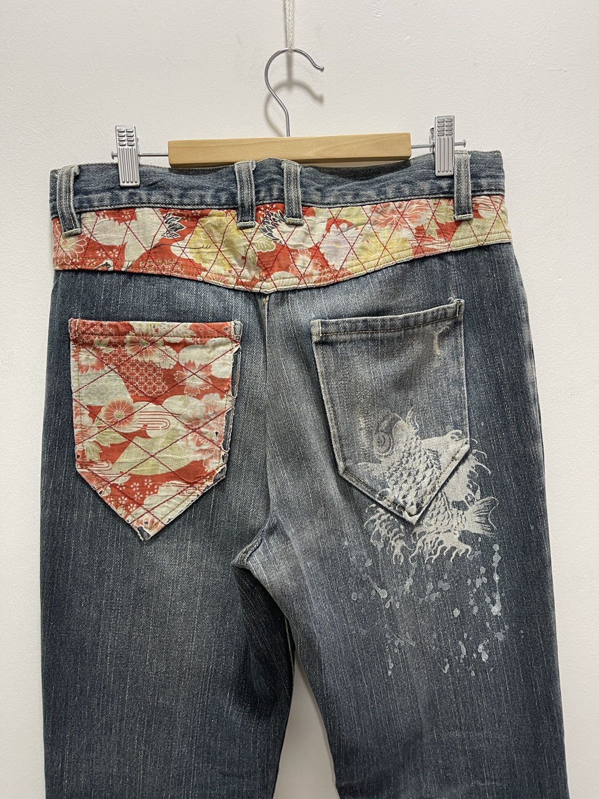 Japanese Brand × Vintage JAPANESE KOI FISH FLORAL FADED DISTRESSED DENIM JEANS Size US 30 / EU 46 - 11 Thumbnail