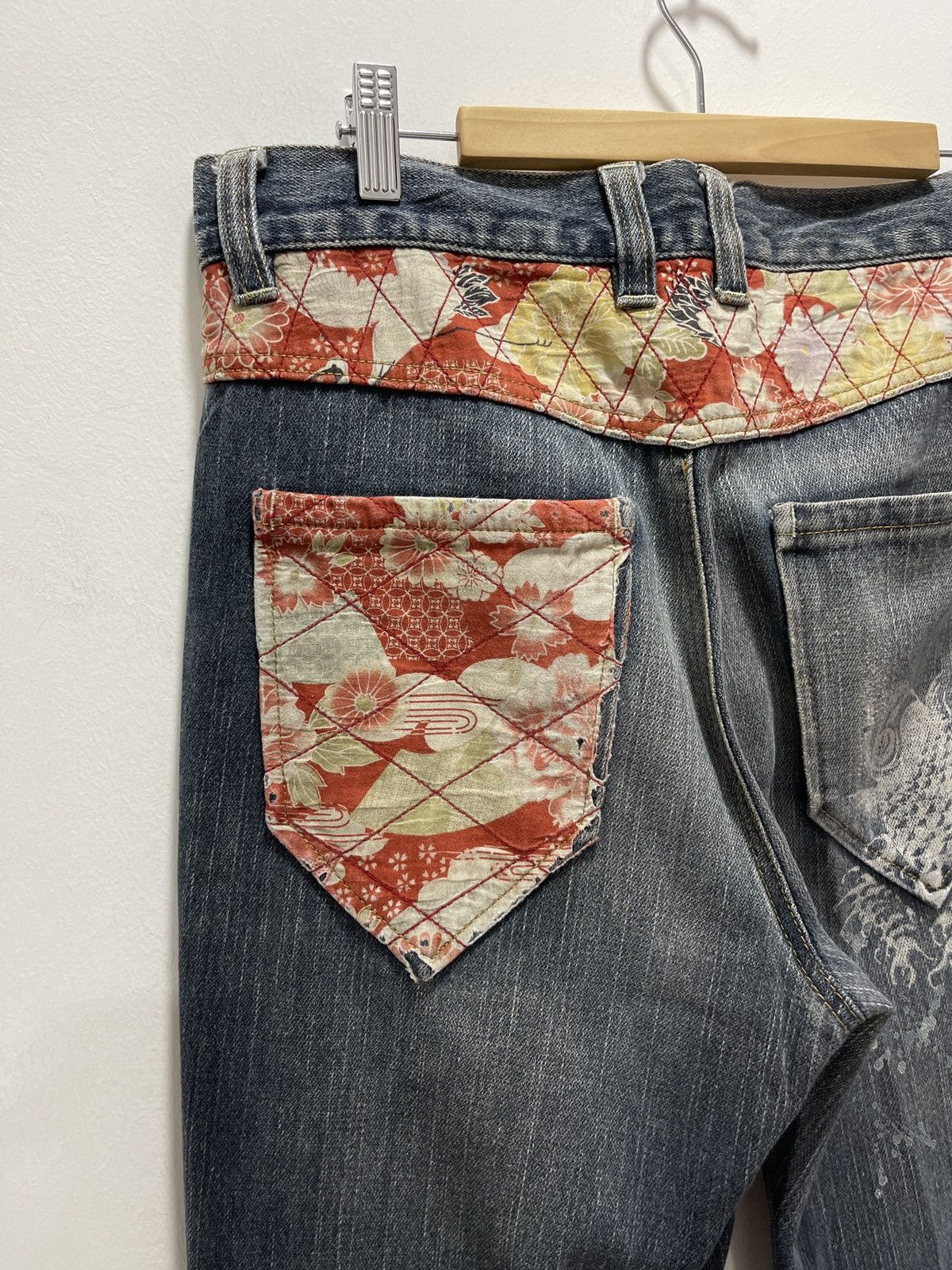 Japanese Brand × Vintage JAPANESE KOI FISH FLORAL FADED DISTRESSED DENIM JEANS Size US 30 / EU 46 - 10 Thumbnail