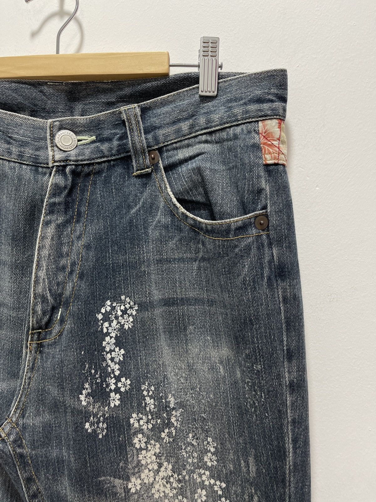 Japanese Brand × Vintage JAPANESE KOI FISH FLORAL FADED DISTRESSED DENIM JEANS Size US 30 / EU 46 - 2 Thumbnail