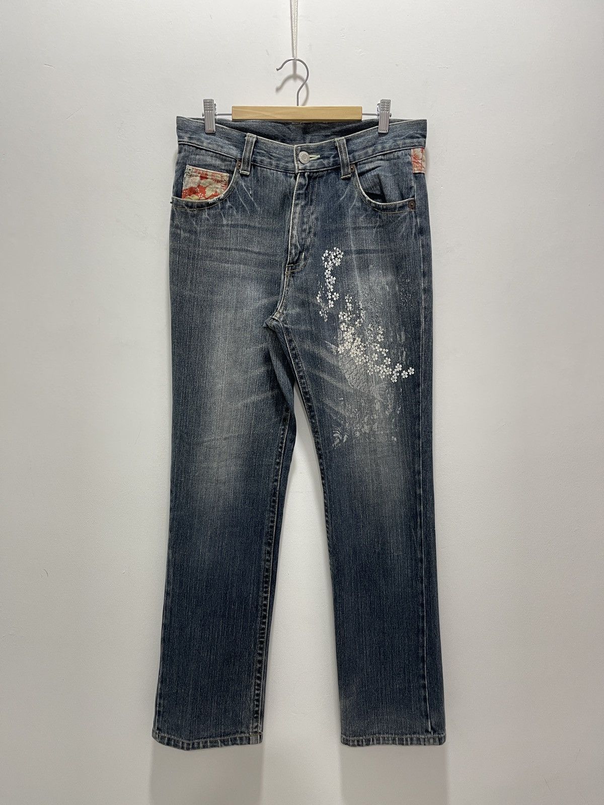 Japanese Brand × Vintage JAPANESE KOI FISH FLORAL FADED DISTRESSED DENIM JEANS Size US 30 / EU 46 - 1 Thumbnail