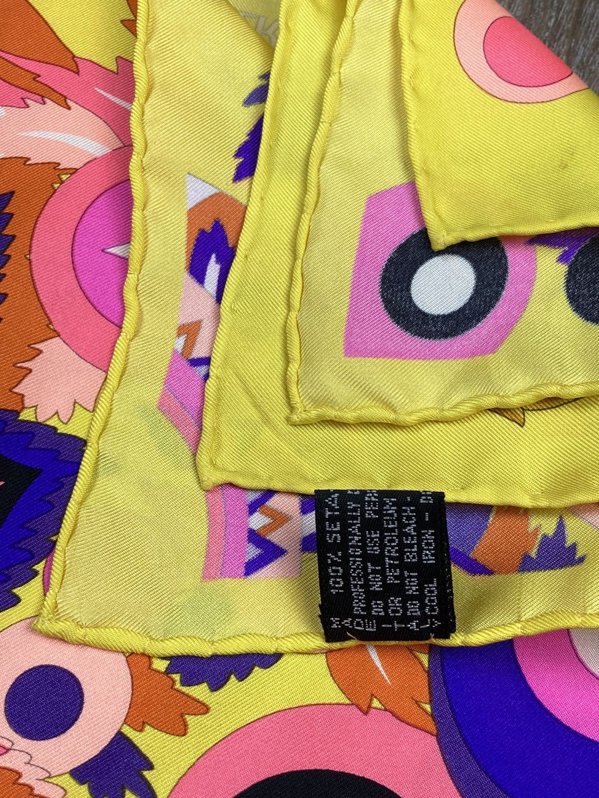 Versace Versace yellow stars floral silk scarf Size ONE SIZE - 15 Thumbnail