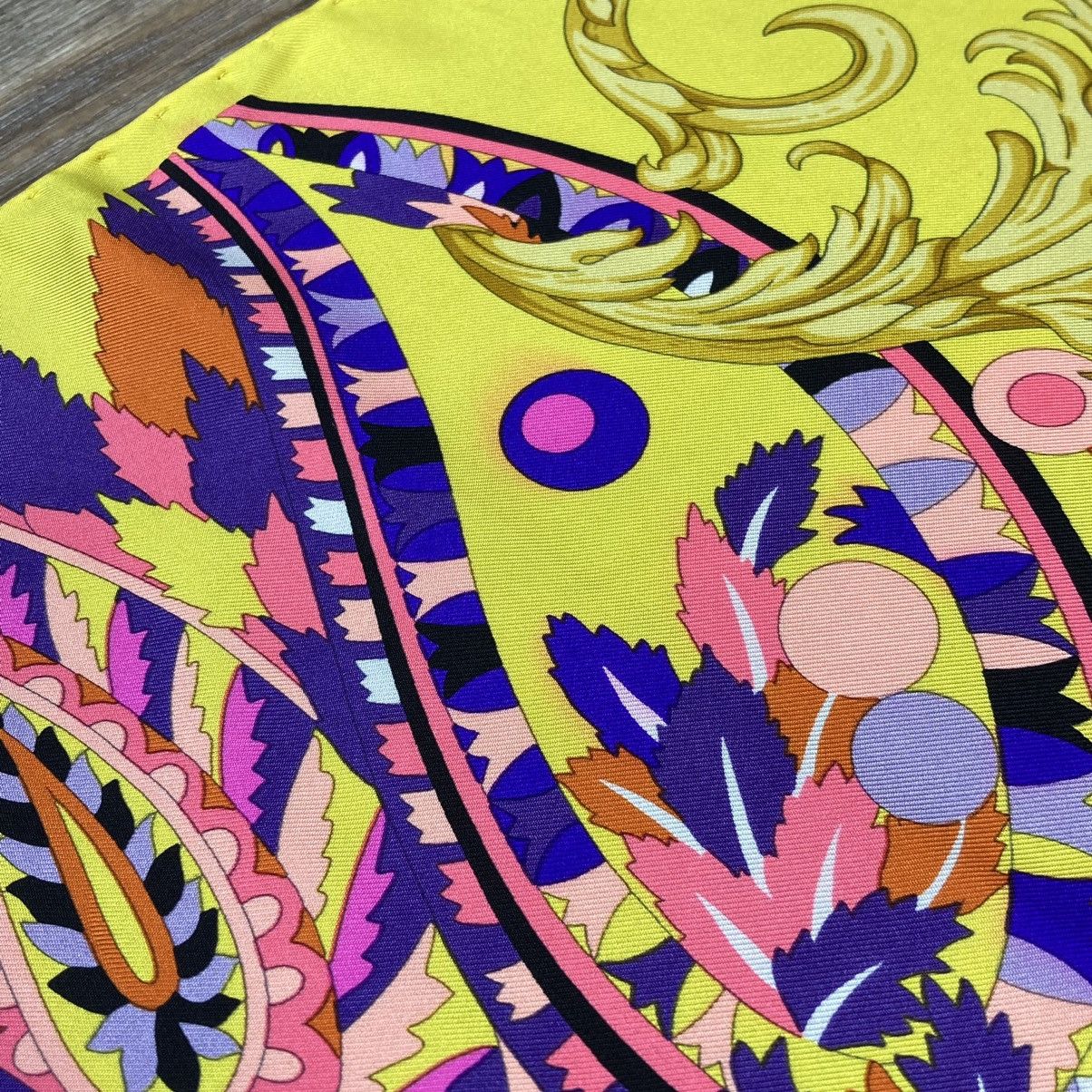 Versace Versace yellow stars floral silk scarf Size ONE SIZE - 8 Thumbnail