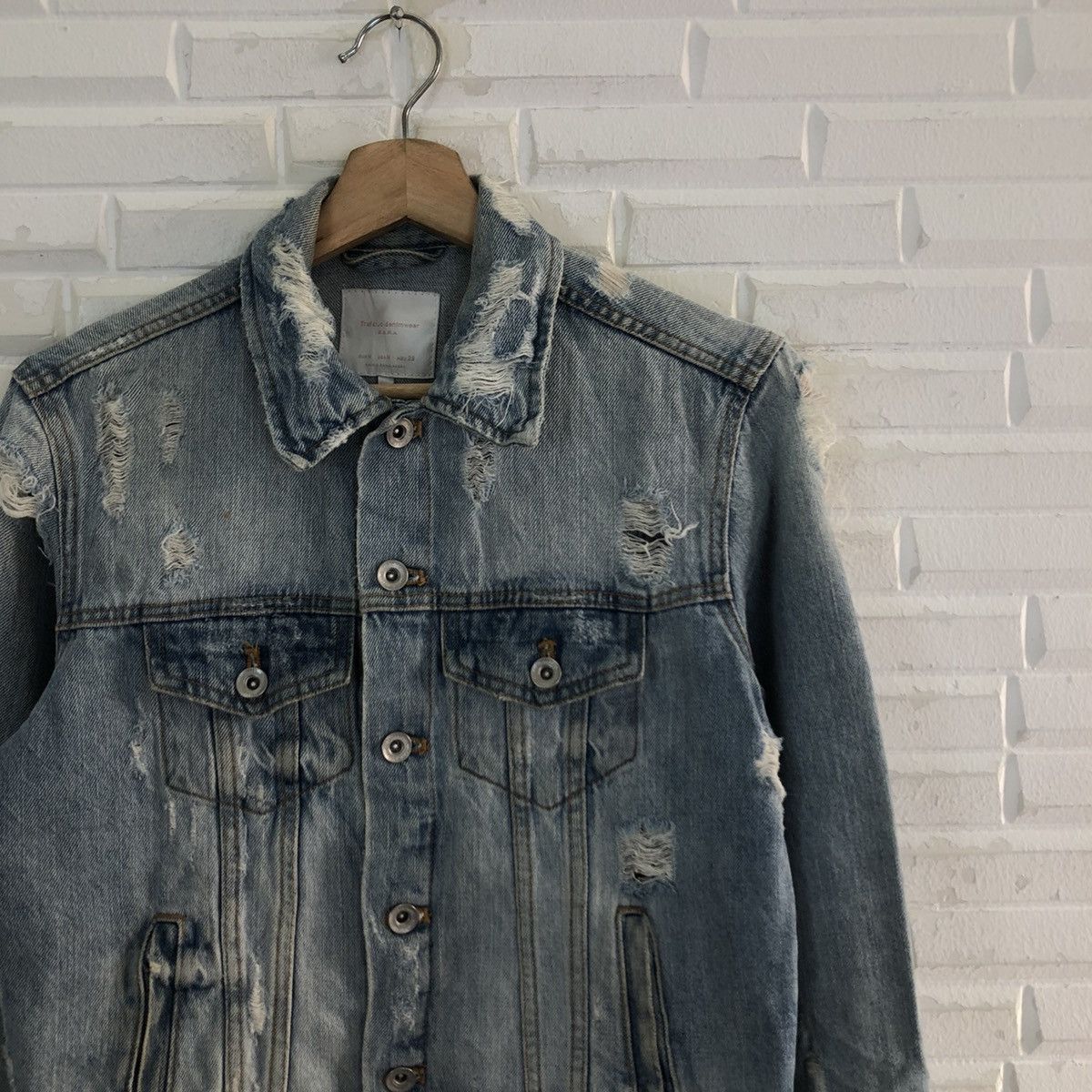 Other VINTAGE TRAFALUC DENIM WEAR ZARA DISTRESSED DENIM JACKET Size US M / EU 48-50 / 2 - 5 Thumbnail