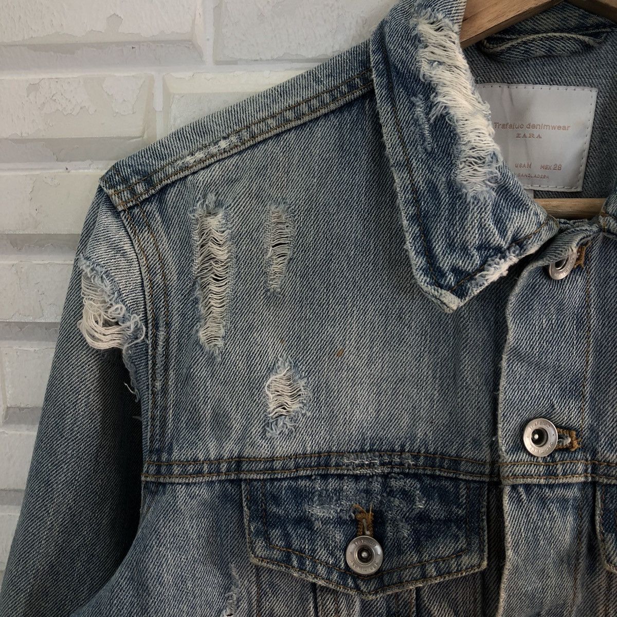 Other VINTAGE TRAFALUC DENIM WEAR ZARA DISTRESSED DENIM JACKET Size US M / EU 48-50 / 2 - 7 Thumbnail