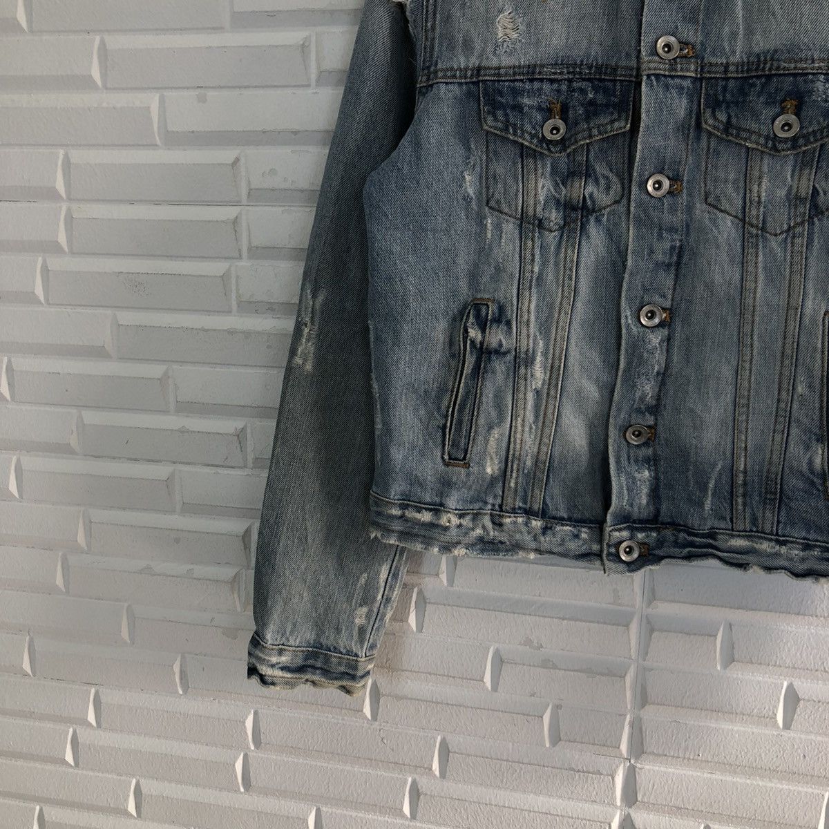 Other VINTAGE TRAFALUC DENIM WEAR ZARA DISTRESSED DENIM JACKET Size US M / EU 48-50 / 2 - 4 Thumbnail