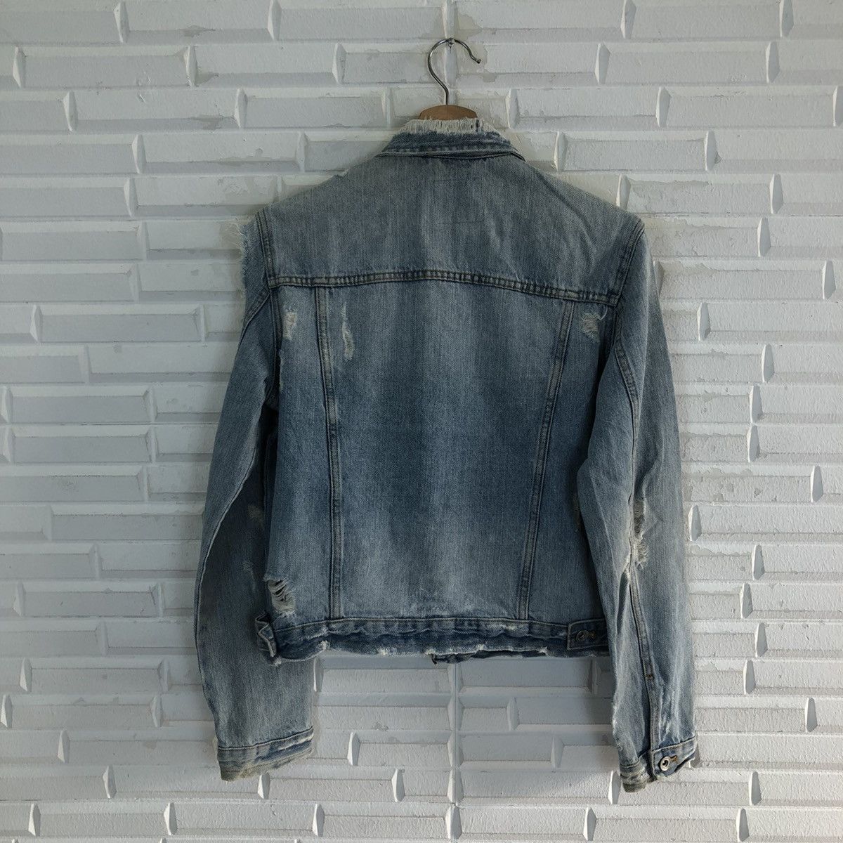 Other VINTAGE TRAFALUC DENIM WEAR ZARA DISTRESSED DENIM JACKET Size US M / EU 48-50 / 2 - 9 Thumbnail