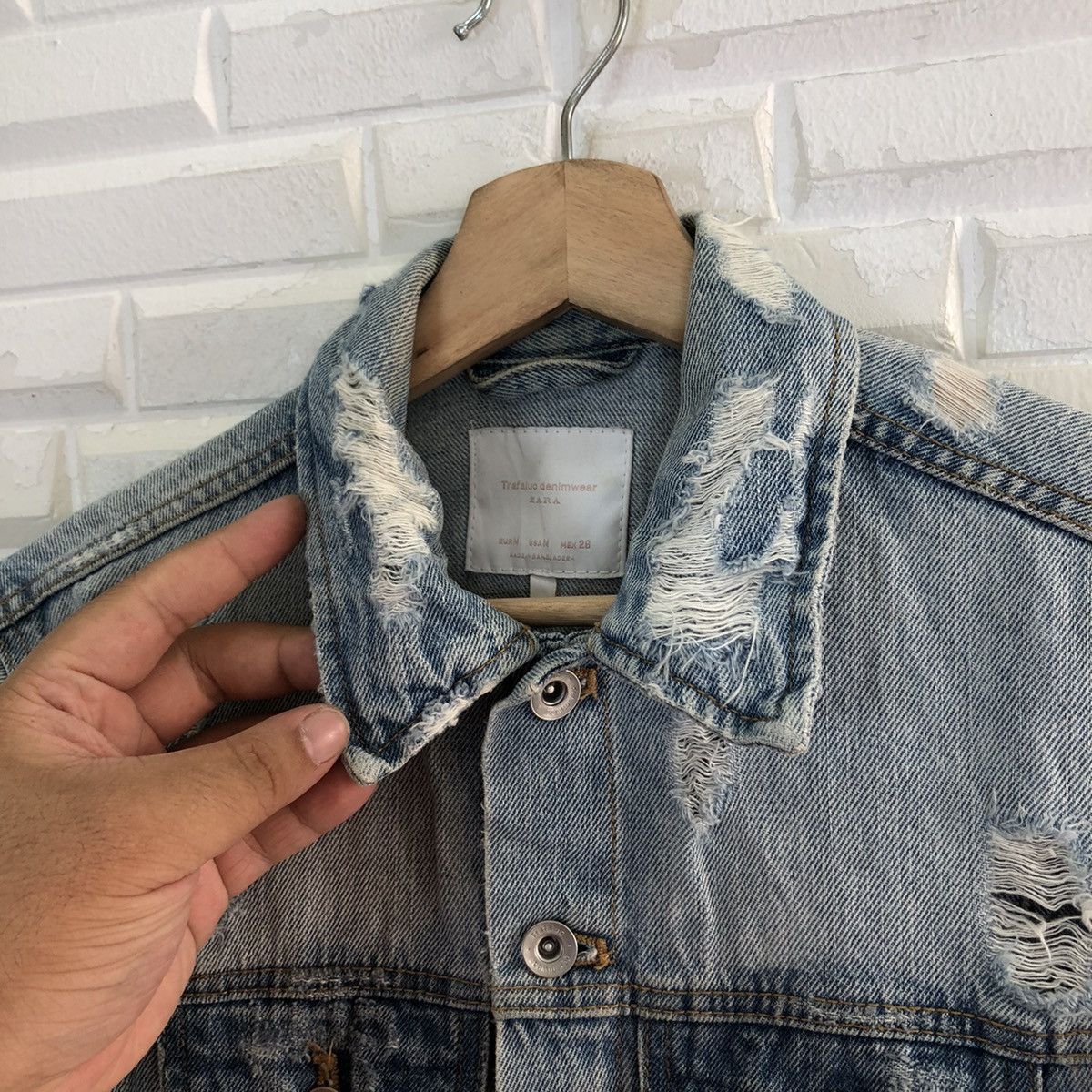 Other VINTAGE TRAFALUC DENIM WEAR ZARA DISTRESSED DENIM JACKET Size US M / EU 48-50 / 2 - 6 Thumbnail