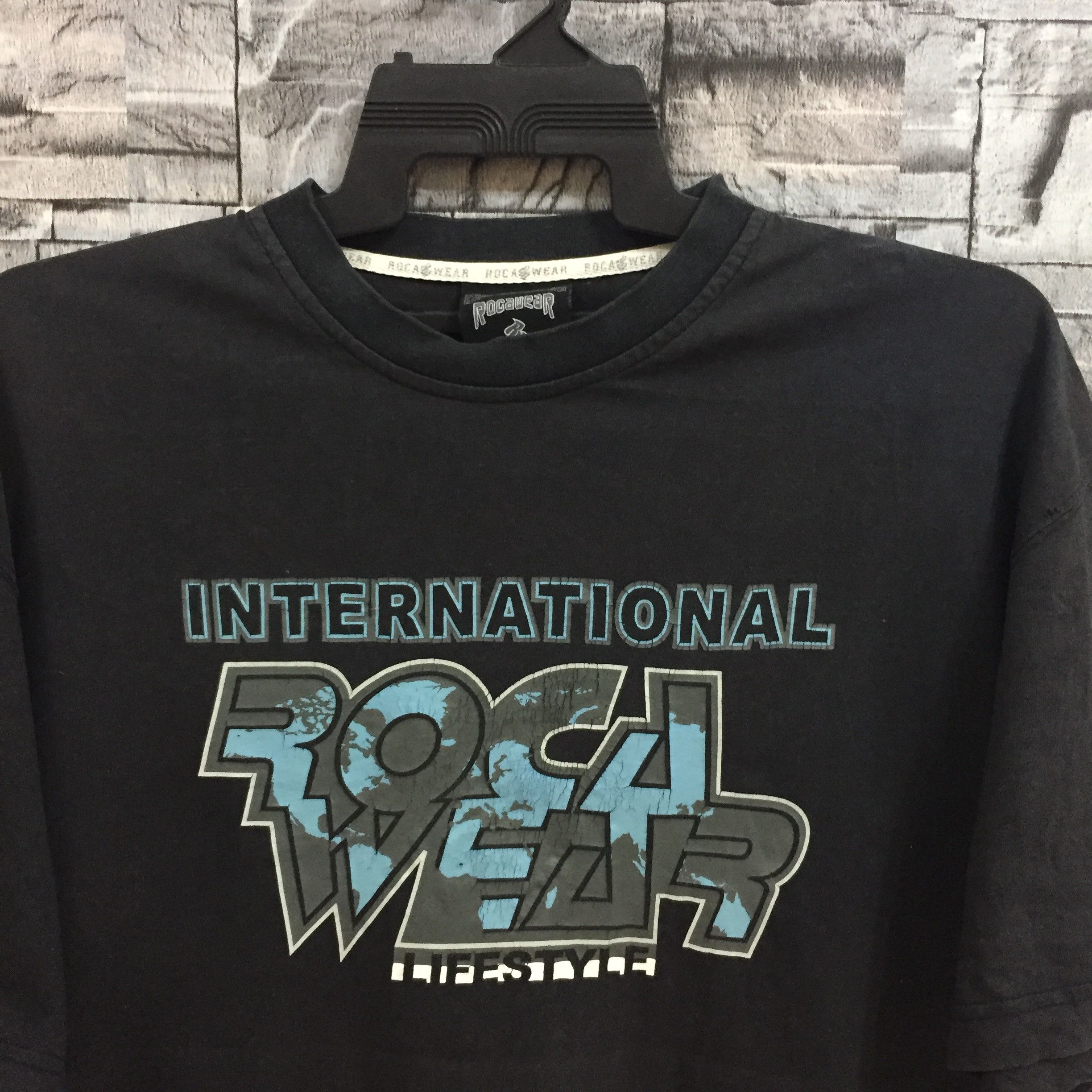Rocawear Vintage Rocawear t shirt International Hip hop size XL Size US XL / EU 56 / 4 - 2 Thumbnail