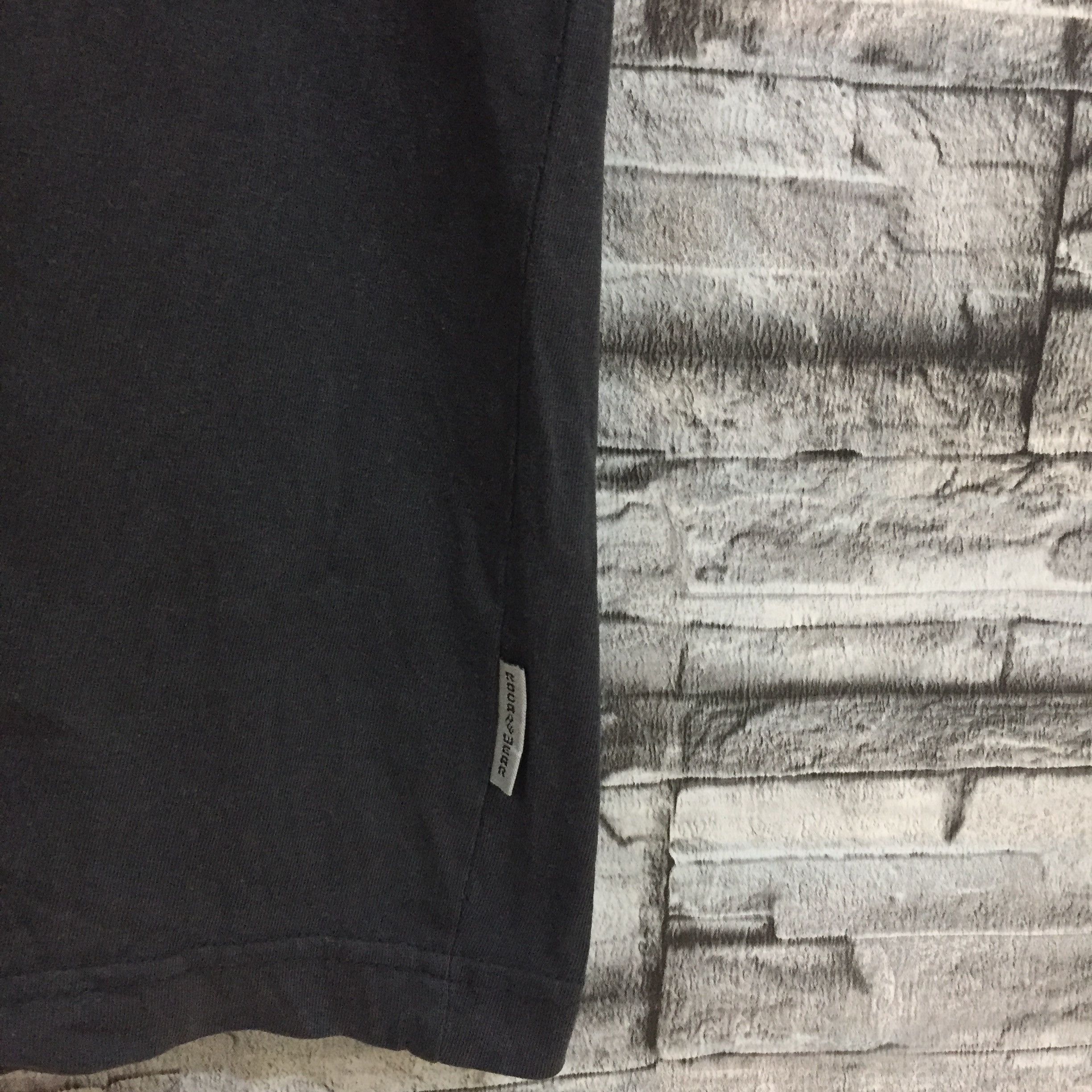 Rocawear Vintage Rocawear t shirt International Hip hop size XL Size US XL / EU 56 / 4 - 5 Thumbnail