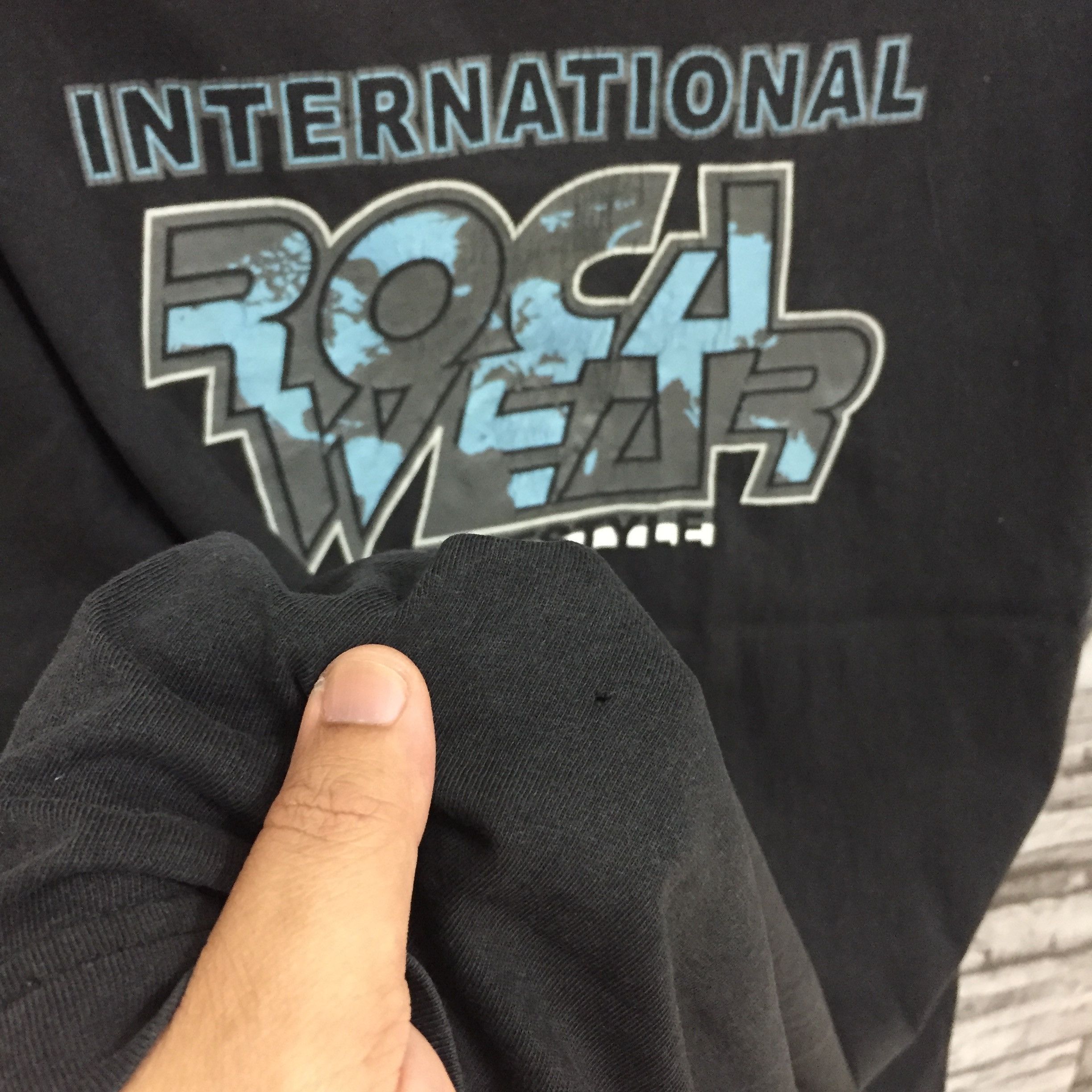 Rocawear Vintage Rocawear t shirt International Hip hop size XL Size US XL / EU 56 / 4 - 4 Thumbnail