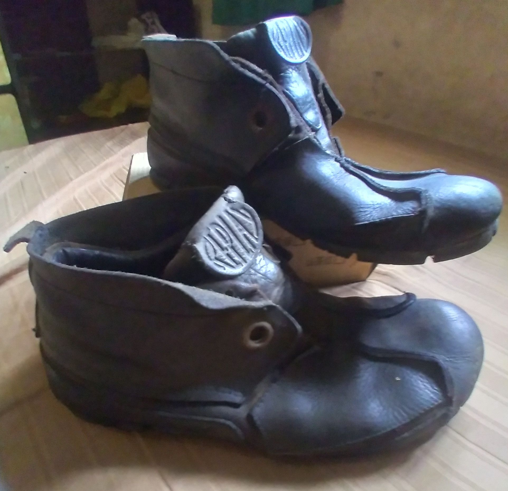 John Varvatos John Varvatos Handmade Italy Black Ankle Boots  display picture 2