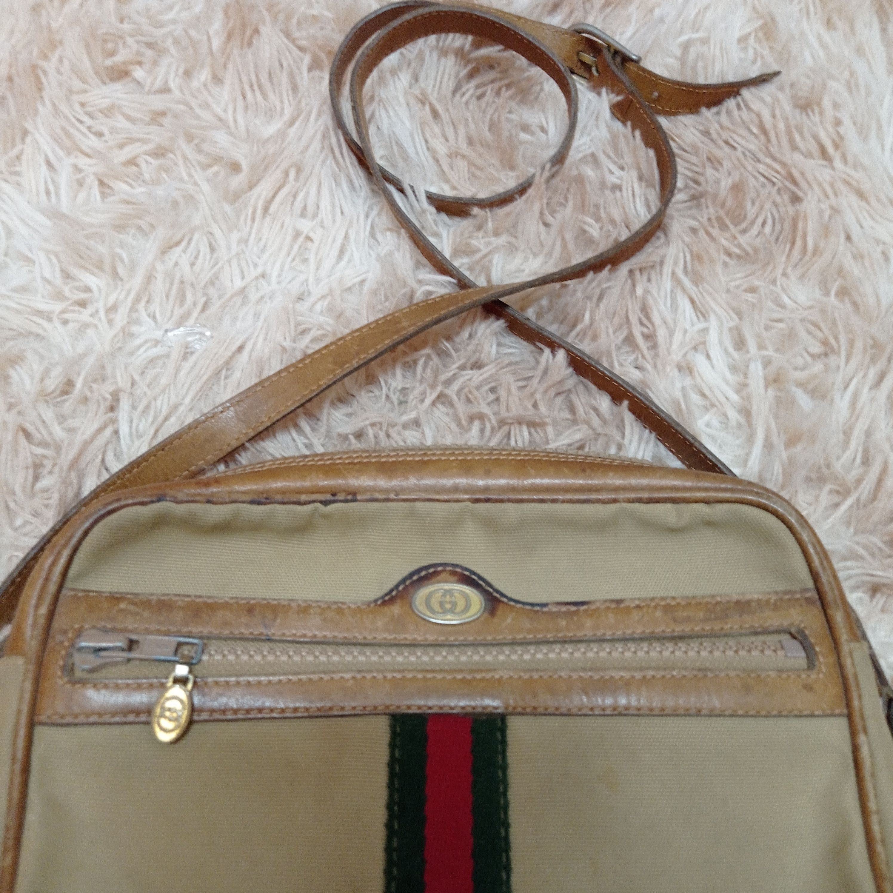 Gucci × Vintage Super Vintage GUCCI GG CANVAS CROSS BODY PURSE (AUTHENTIC) Size ONE SIZE - 15 Thumbnail