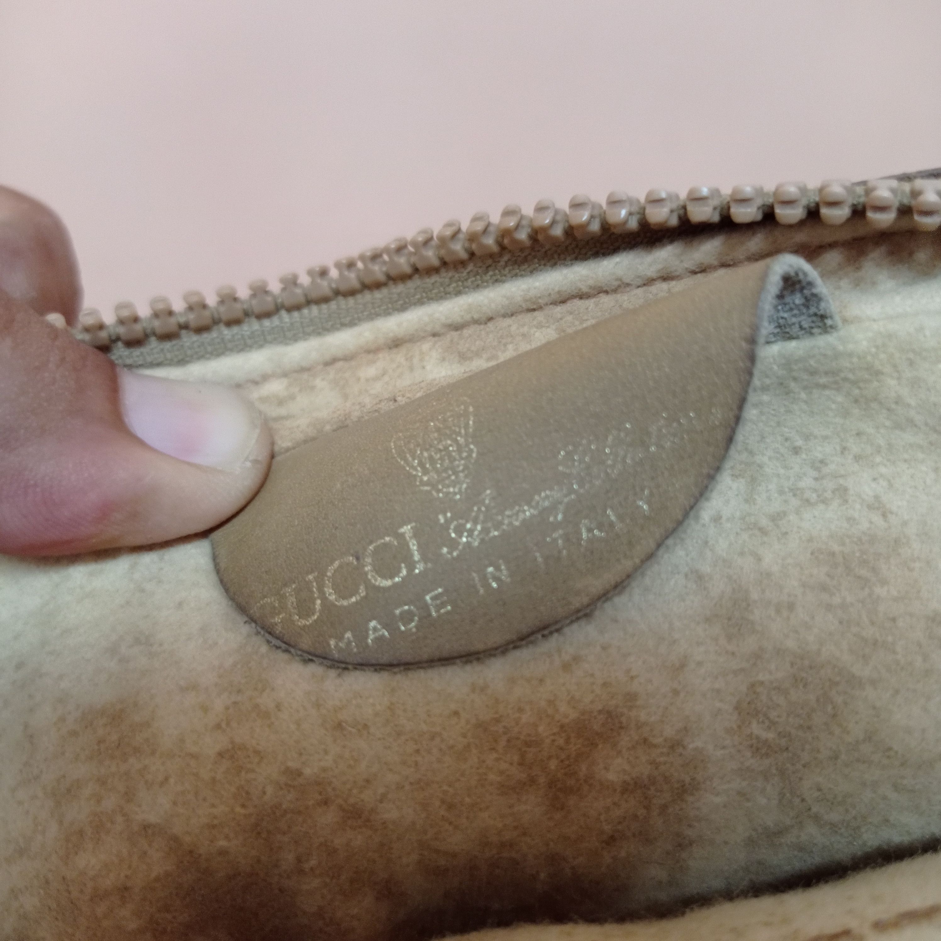Gucci × Vintage Super Vintage GUCCI GG CANVAS CROSS BODY PURSE (AUTHENTIC) Size ONE SIZE - 20 Thumbnail
