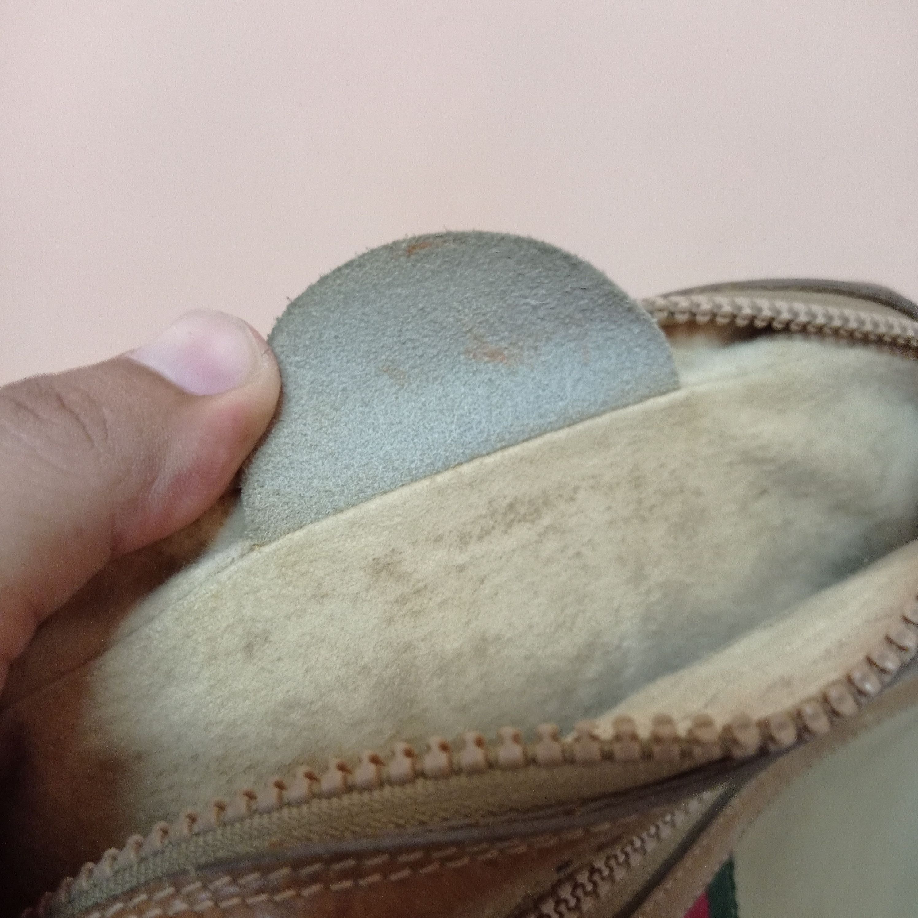 Gucci × Vintage Super Vintage GUCCI GG CANVAS CROSS BODY PURSE (AUTHENTIC) Size ONE SIZE - 21 Thumbnail
