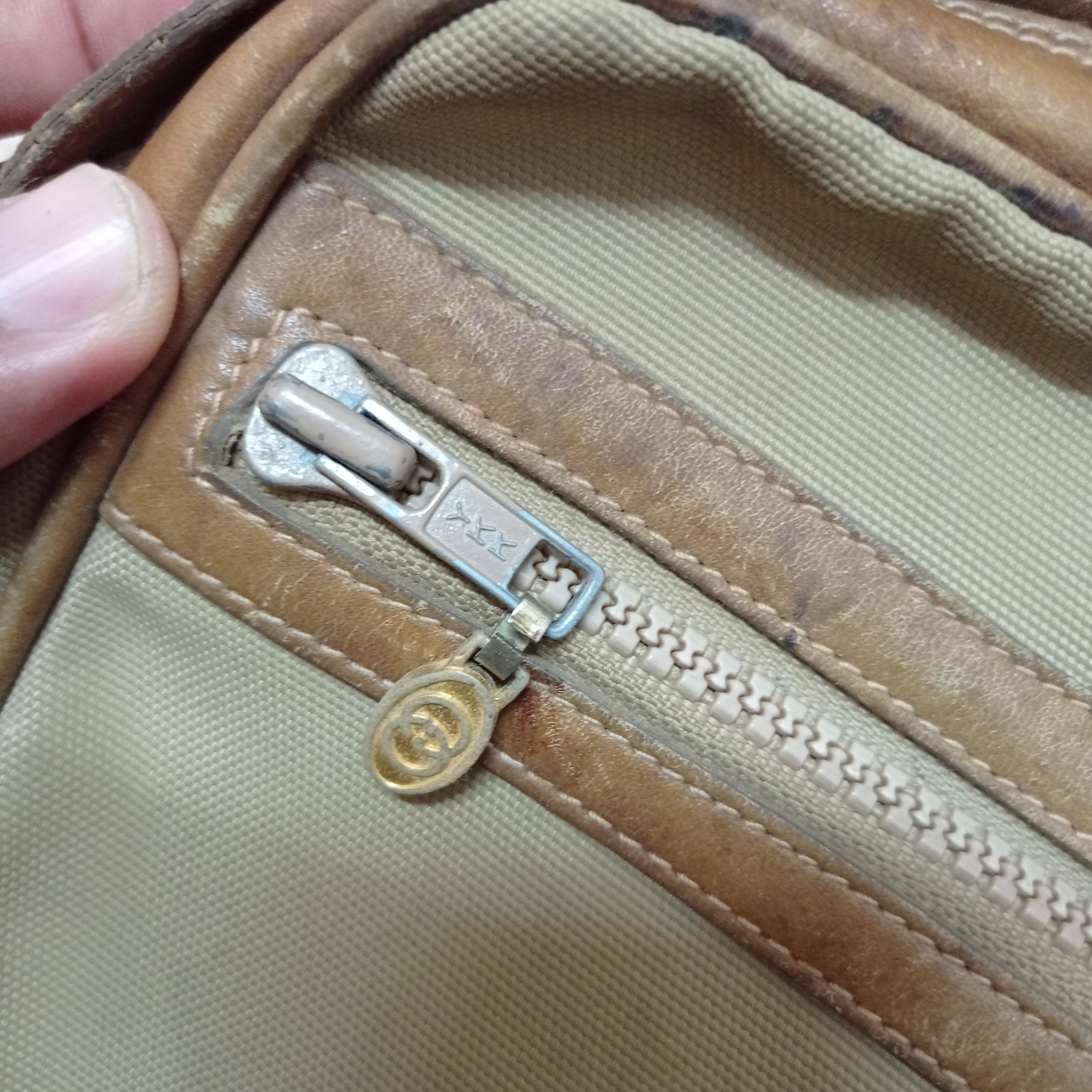 Gucci × Vintage Super Vintage GUCCI GG CANVAS CROSS BODY PURSE (AUTHENTIC) Size ONE SIZE - 7 Thumbnail
