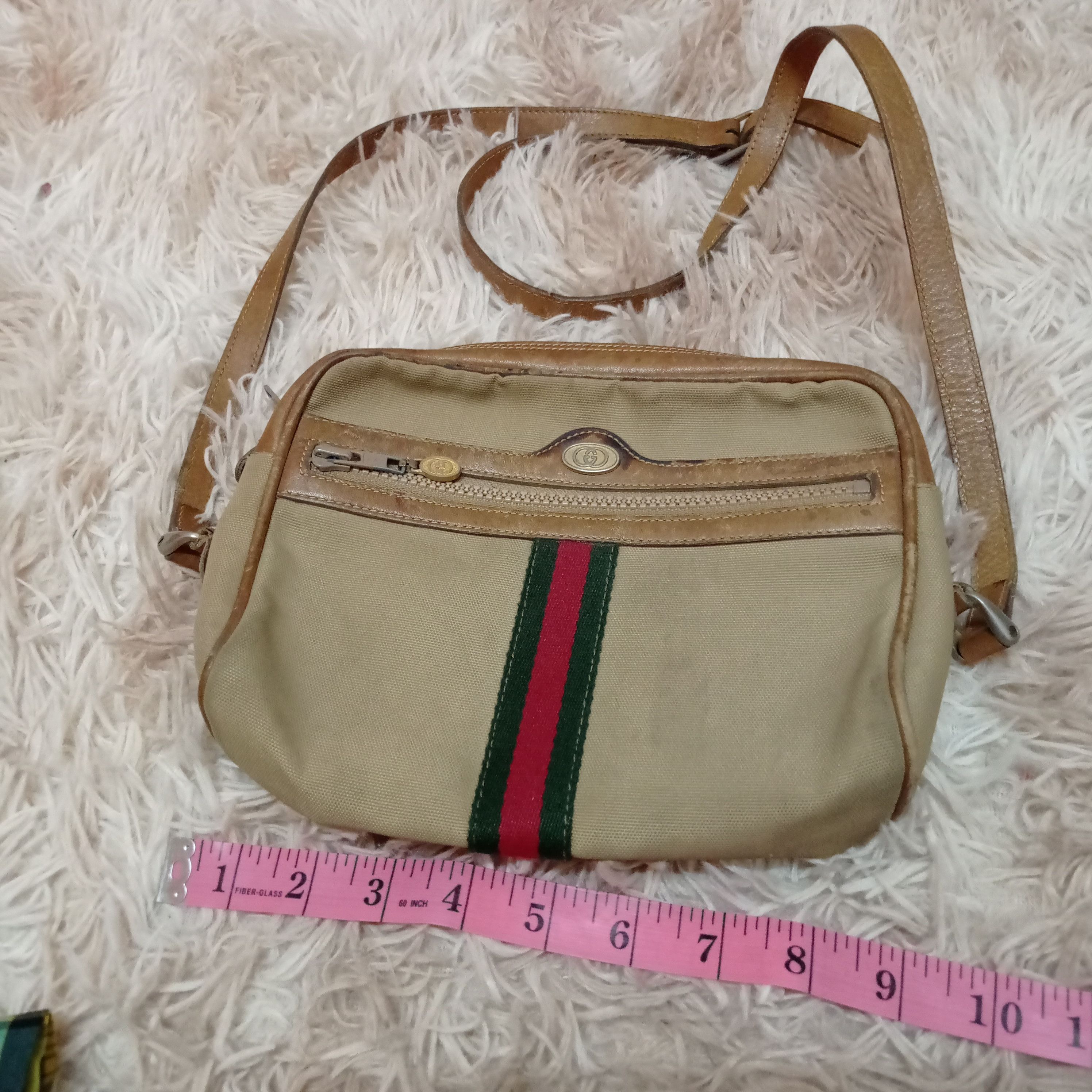 Gucci × Vintage Super Vintage GUCCI GG CANVAS CROSS BODY PURSE (AUTHENTIC) Size ONE SIZE - 10 Thumbnail