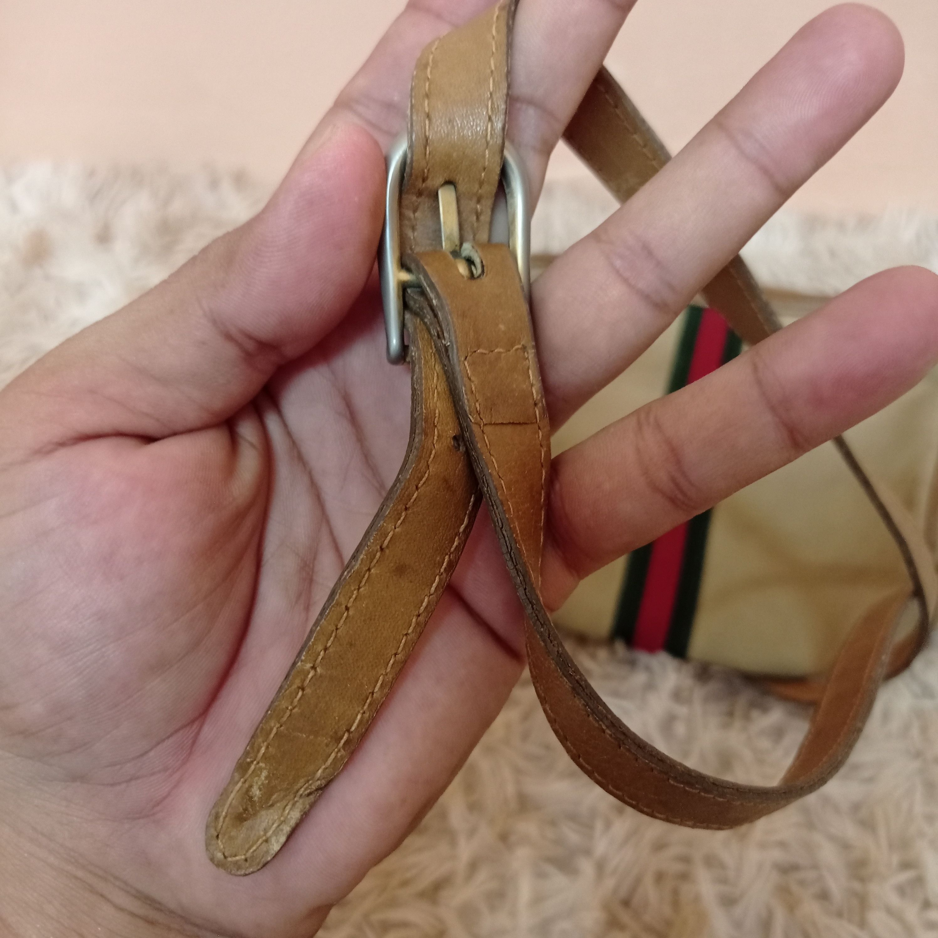 Gucci × Vintage Super Vintage GUCCI GG CANVAS CROSS BODY PURSE (AUTHENTIC) Size ONE SIZE - 24 Thumbnail