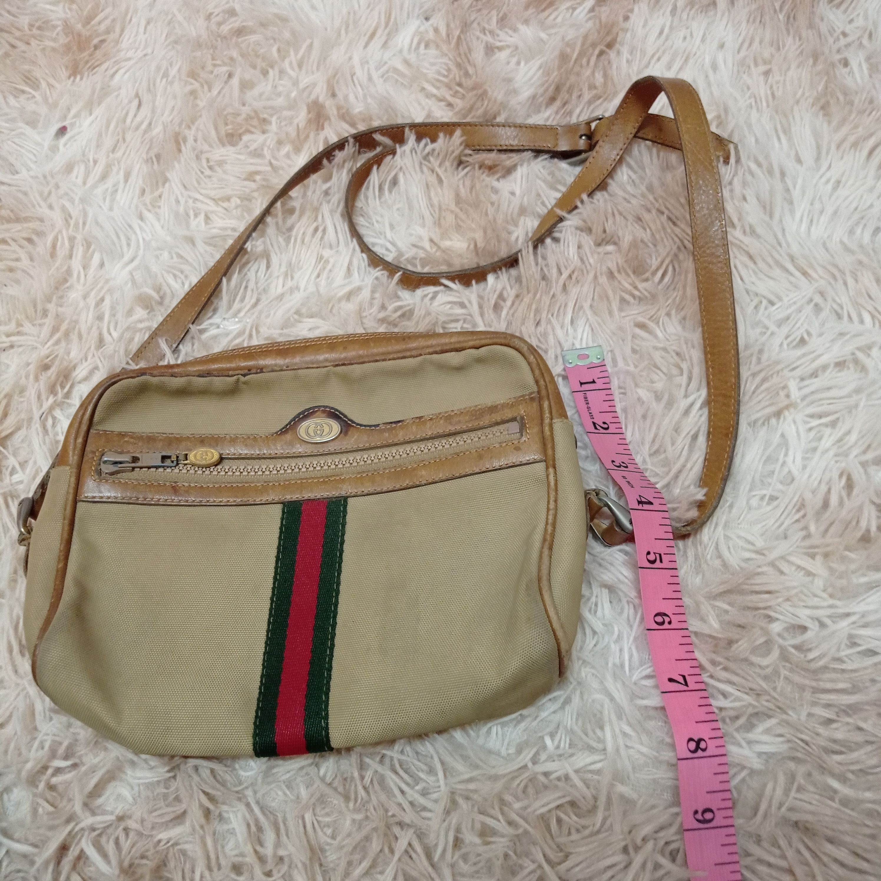 Gucci × Vintage Super Vintage GUCCI GG CANVAS CROSS BODY PURSE (AUTHENTIC) Size ONE SIZE - 9 Thumbnail