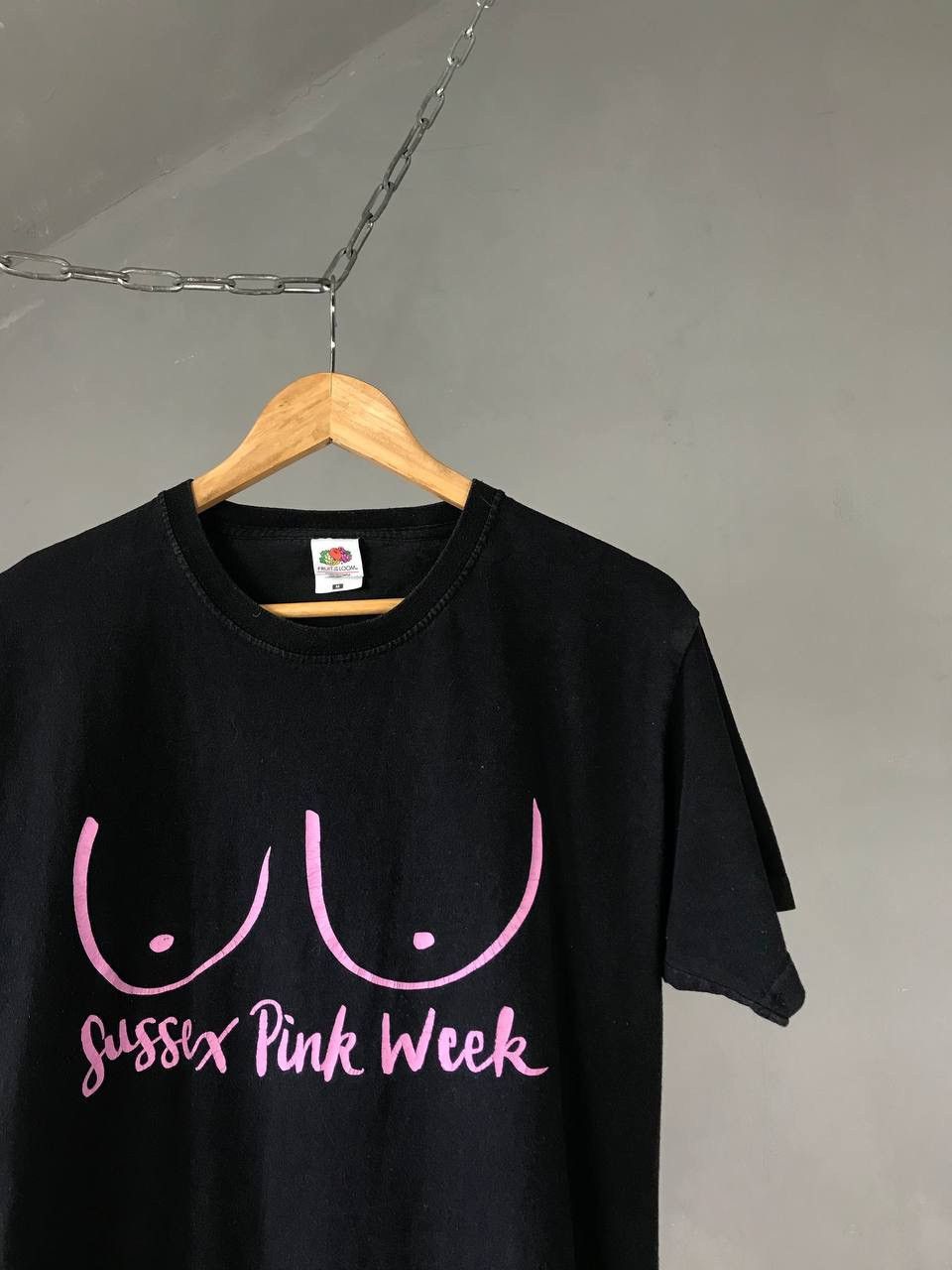 Other Sussex Pink Week vintage other tee Size US M / EU 48-50 / 2 - 2 Thumbnail