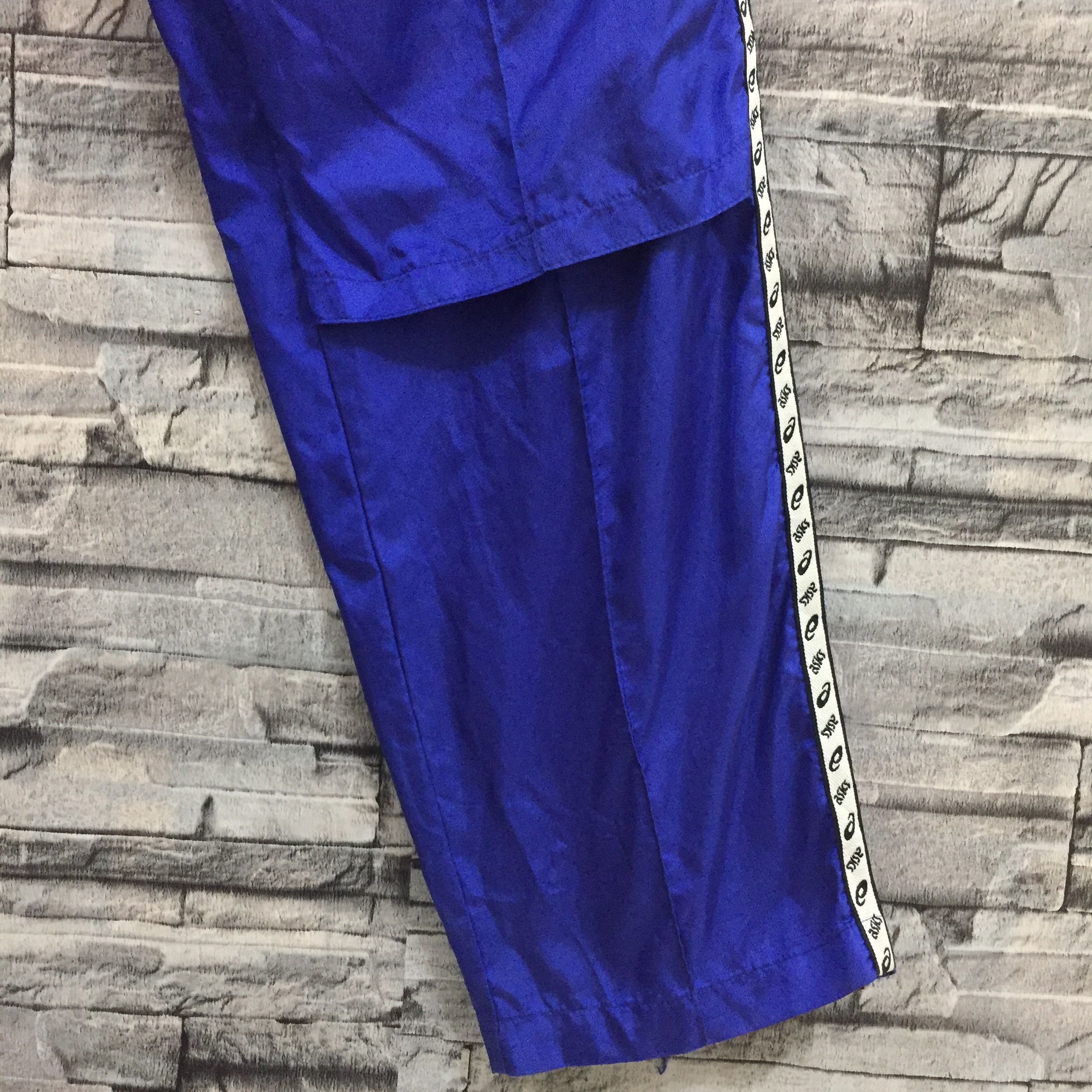 Asics Vintage ASICS track pant stripe tape logo size M (W 26 - 34 Size US 30 / EU 46 - 9 Thumbnail