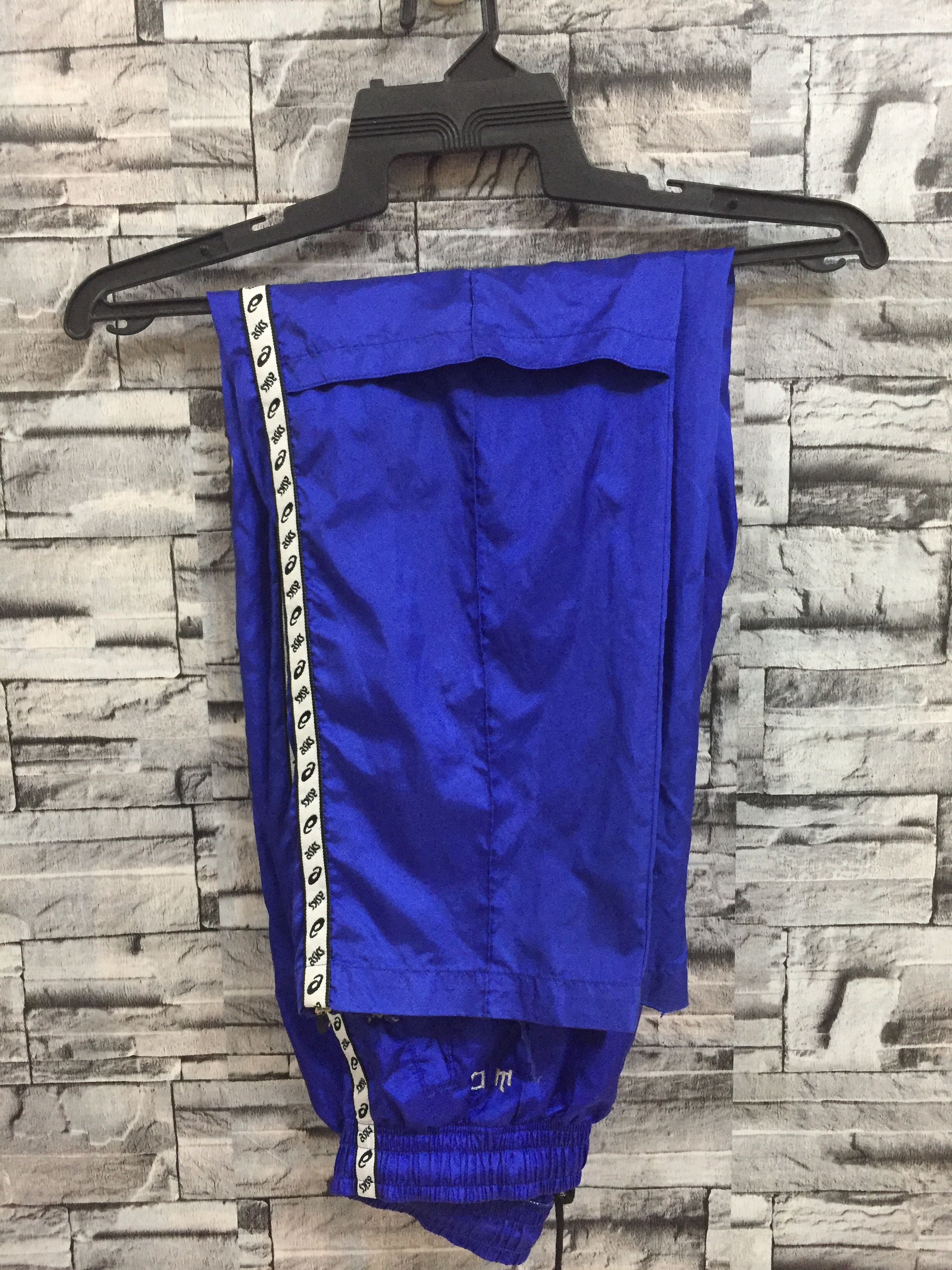 Asics Vintage ASICS track pant stripe tape logo size M (W 26 - 34 Size US 30 / EU 46 - 2 Thumbnail