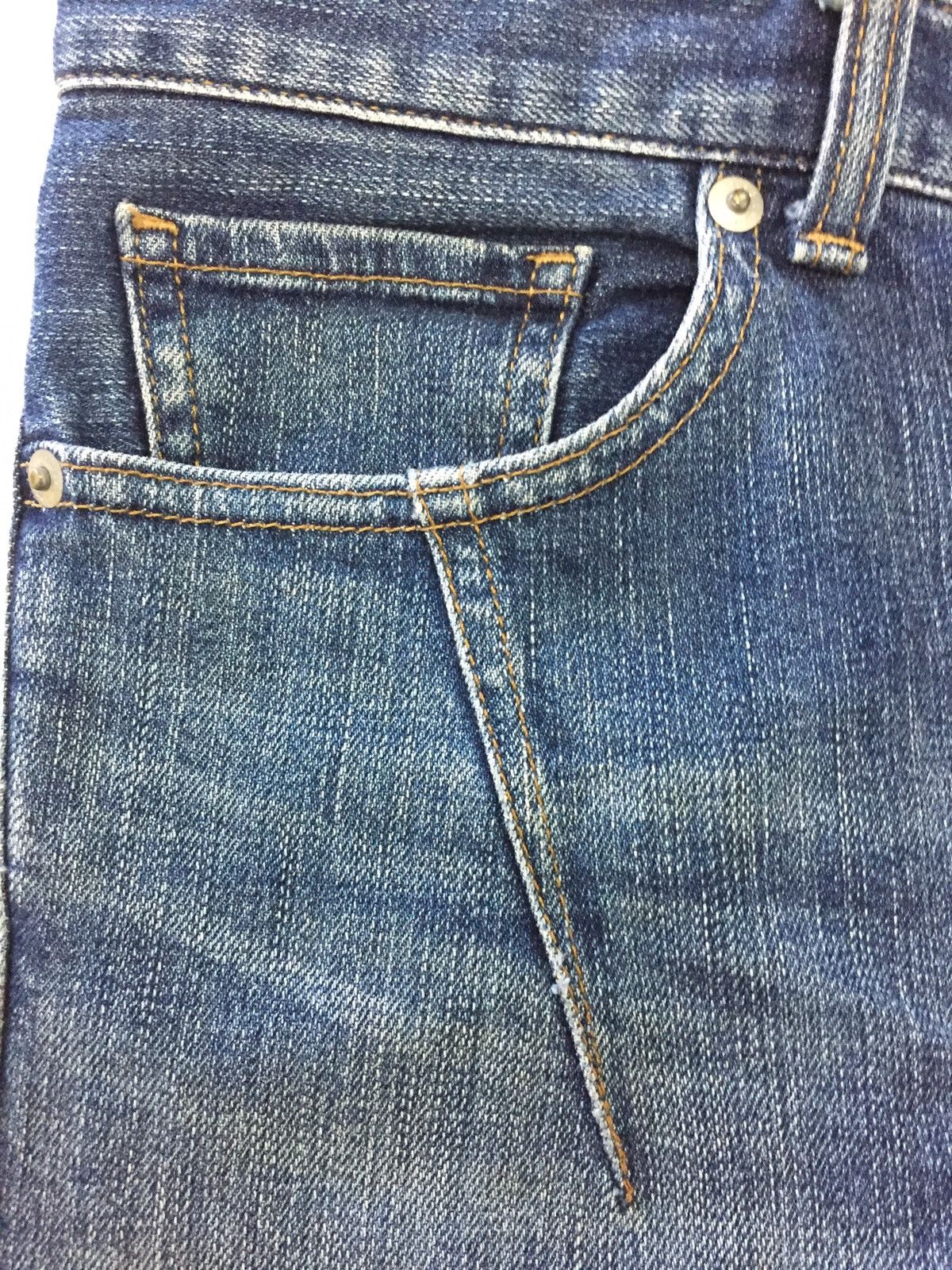 Undercover × Uniqlo Faded Undercover Slim UU Denim Pants Size US 31 - 4 Thumbnail