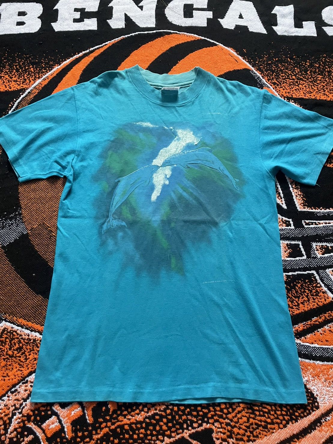 Vintage Vintage 1984 Blue Dolphin Animal T-shirt Very Rare Size US L / EU 52-54 / 3 - 5 Thumbnail
