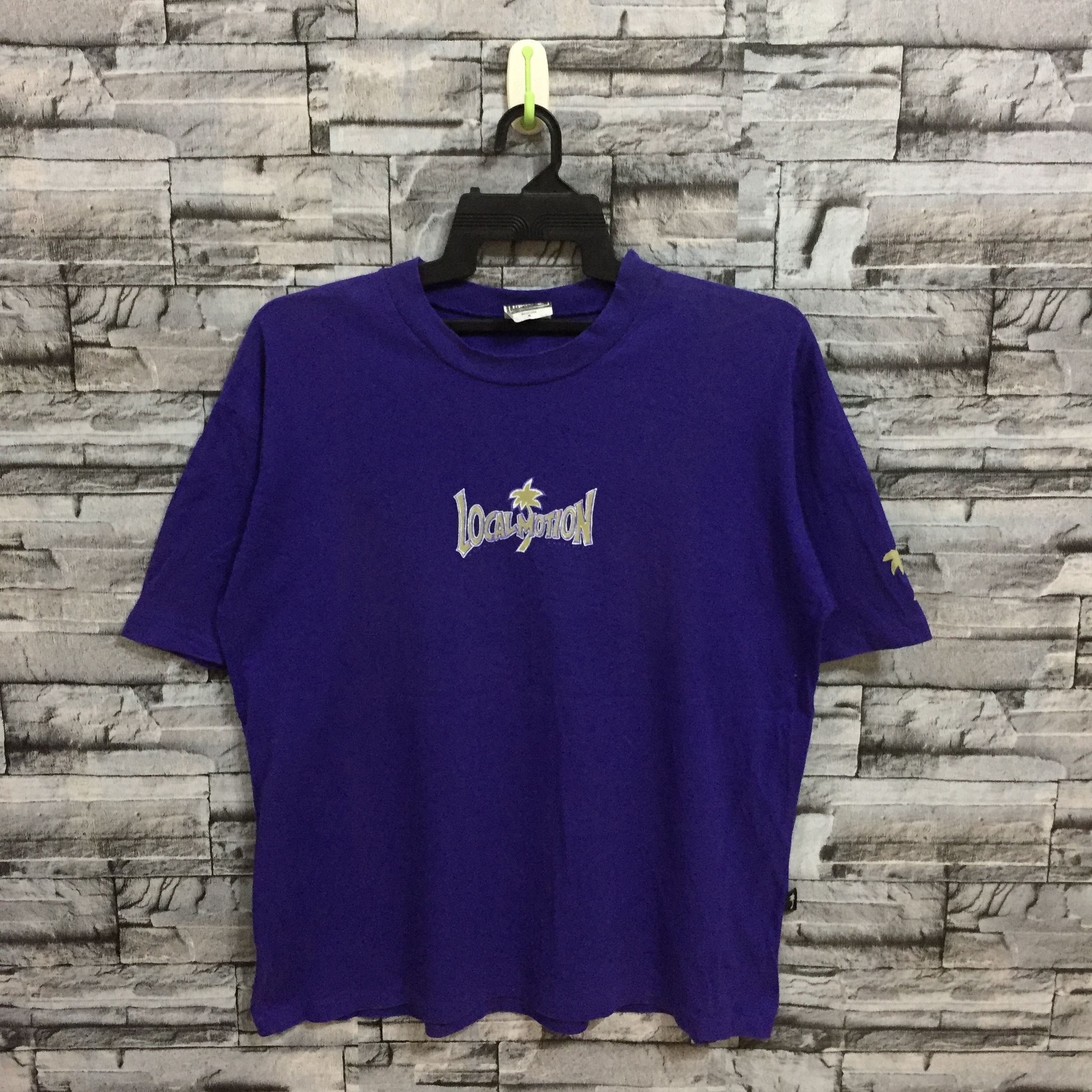 Vintage Vintage Local Motion t shirt surfwear skatewear big design Size US M / EU 48-50 / 2 - 3 Thumbnail