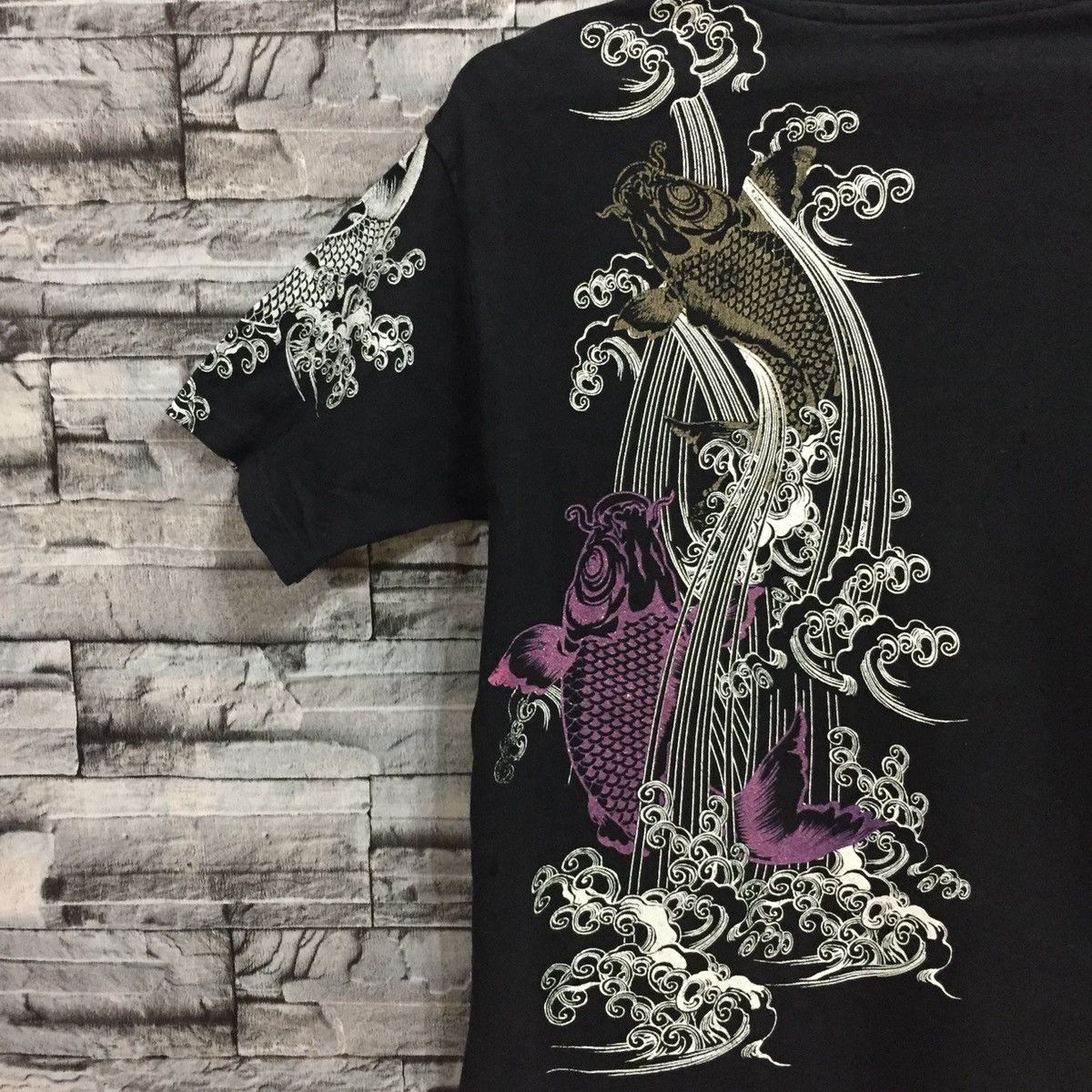 Japanese Brand Vintage Koi Fish t shirt big logo size LL fit L black Size US L / EU 52-54 / 3 - 7 Thumbnail