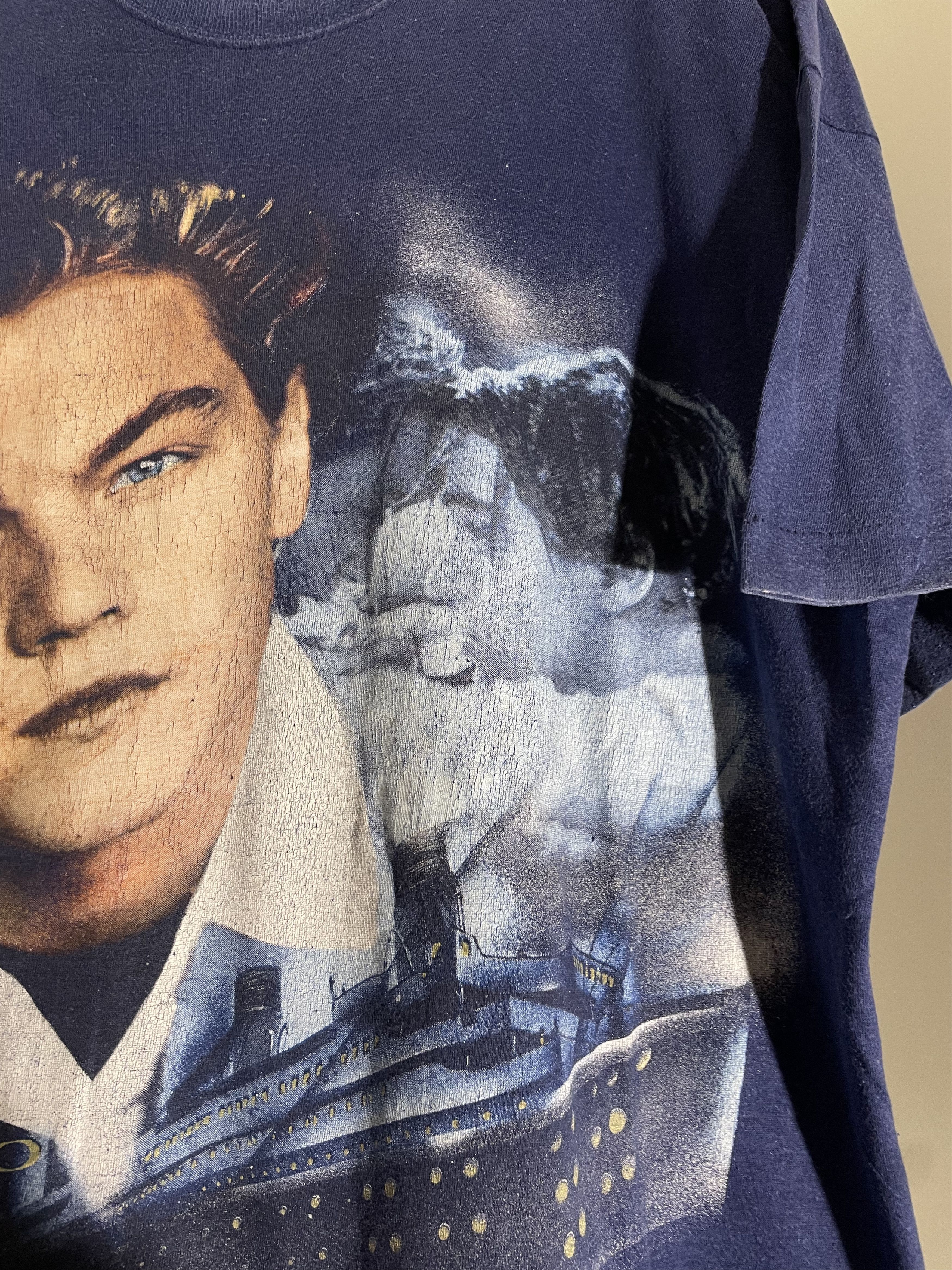 Vintage Vintage Leonardo Di Caprio Titanic 90s Tee Size US L / EU 52-54 / 3 - 3 Thumbnail