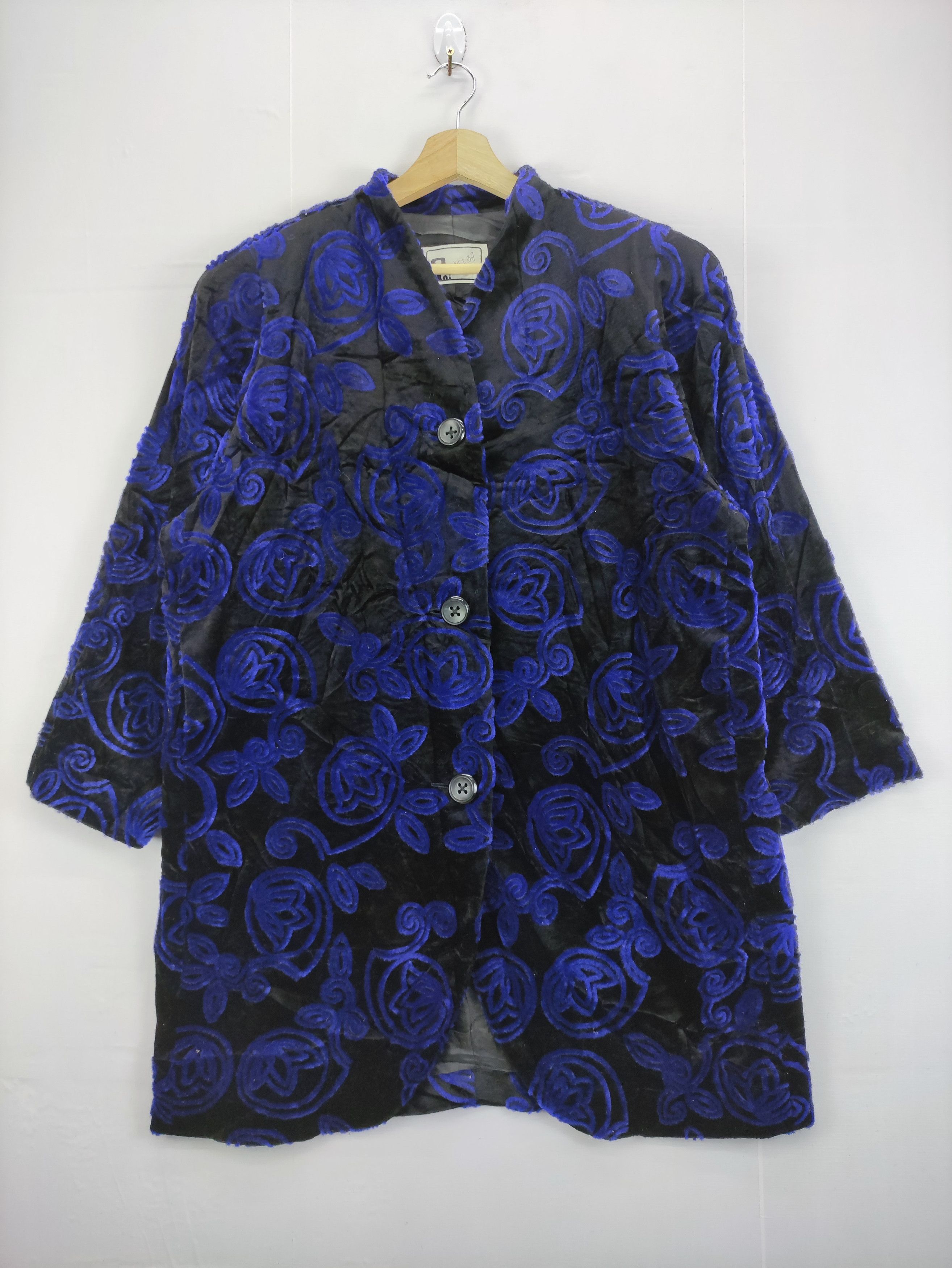 image of Vintage Valvet Flowers Design Jacket Button Up in Black/Blue, Women's (Size Large)
