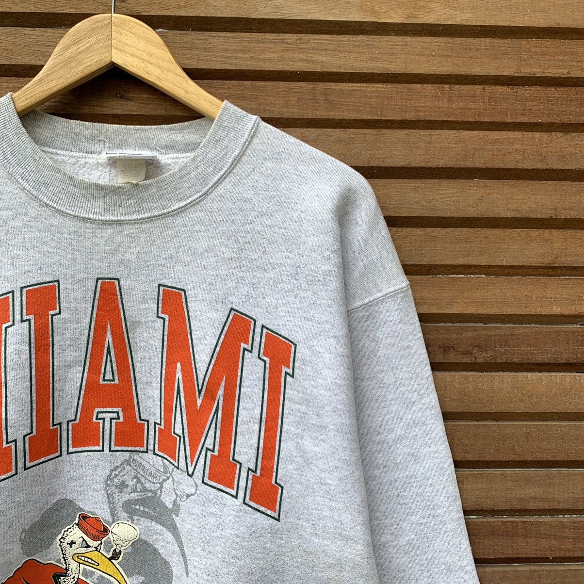 NCAA VINTAGE 90s MIAMI HURRICANES UNIVERSITY SWEATSHIRT Size US L / EU 52-54 / 3 - 4 Thumbnail