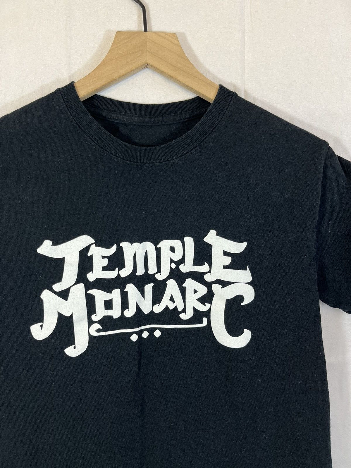 Band Tees Black Temple Monarc Y2K California Band Tee Size US S / EU 44-46 / 1 - 1 Thumbnail