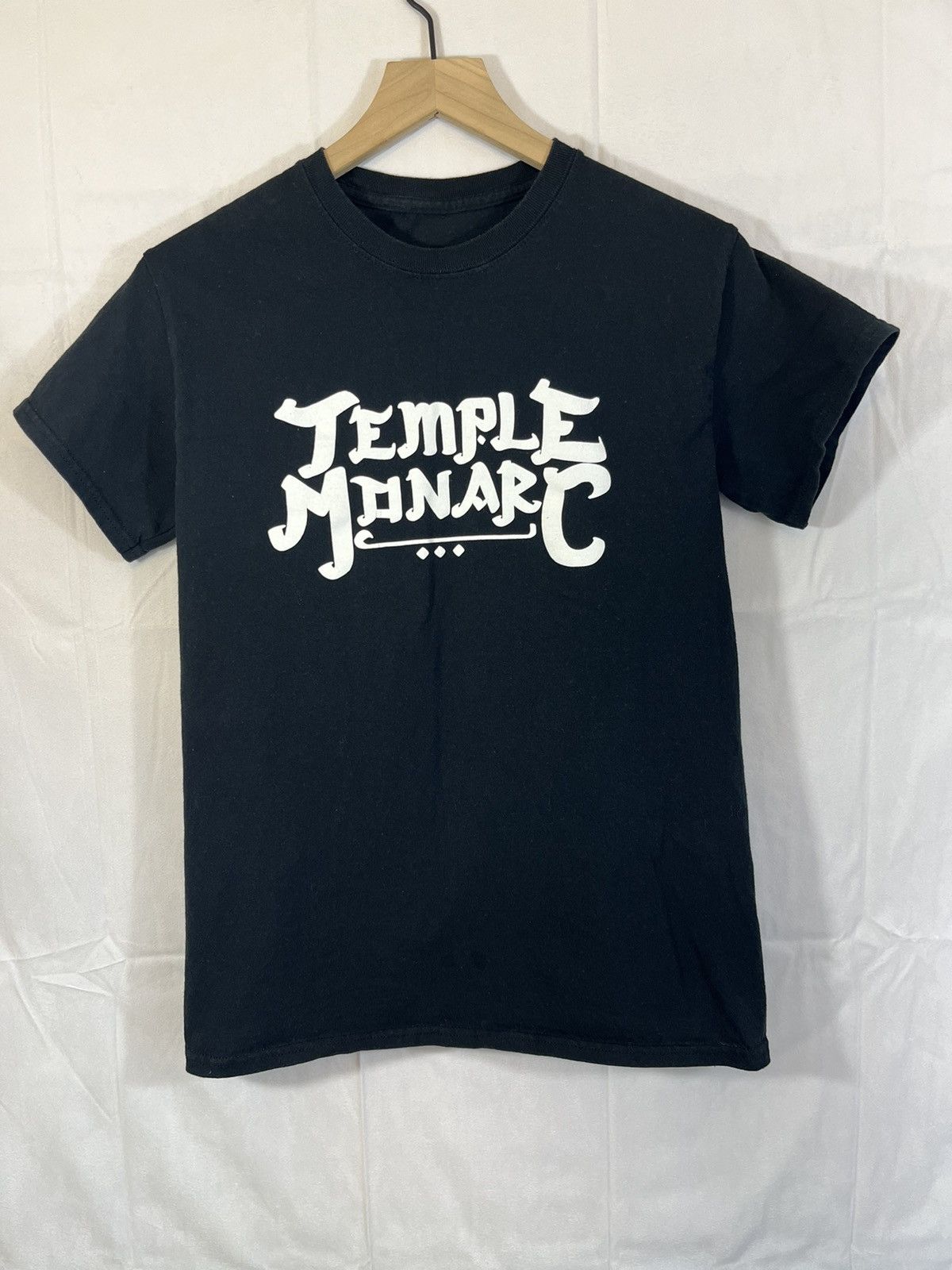 Band Tees Black Temple Monarc Y2K California Band Tee Size US S / EU 44-46 / 1 - 2 Thumbnail