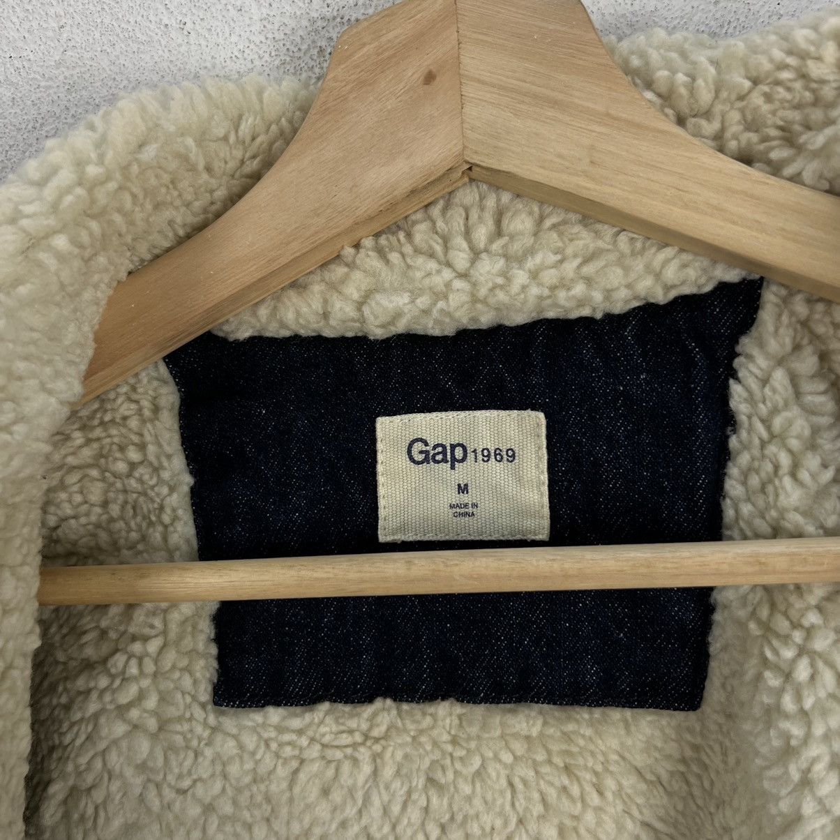 Japanese Brand VINTAGE GAP 1969 DENIM JACKET TRUCKER DESIGN Size US M / EU 48-50 / 2 - 14 Thumbnail