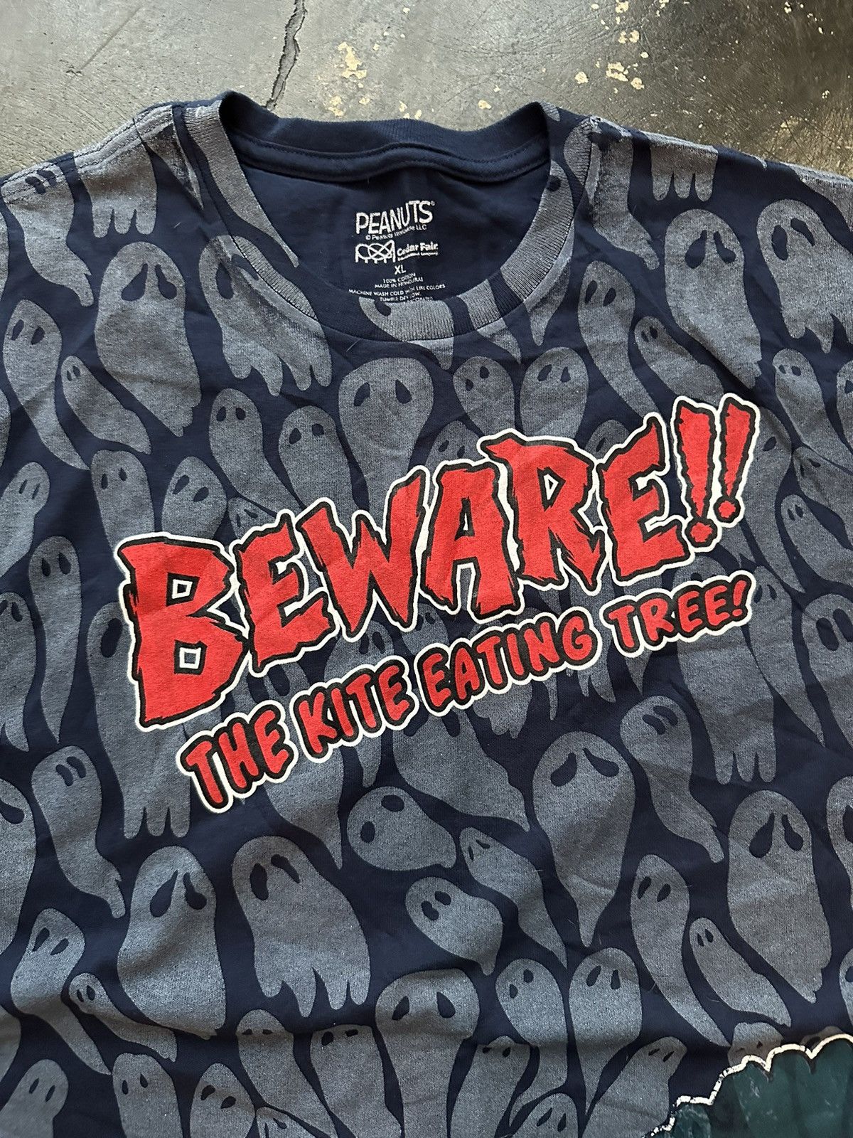 Other × Peanuts NWT Peanuts CharlieBrown All Over Print Kite Eating Tree Tee Size US XL / EU 56 / 4 - 3 Thumbnail