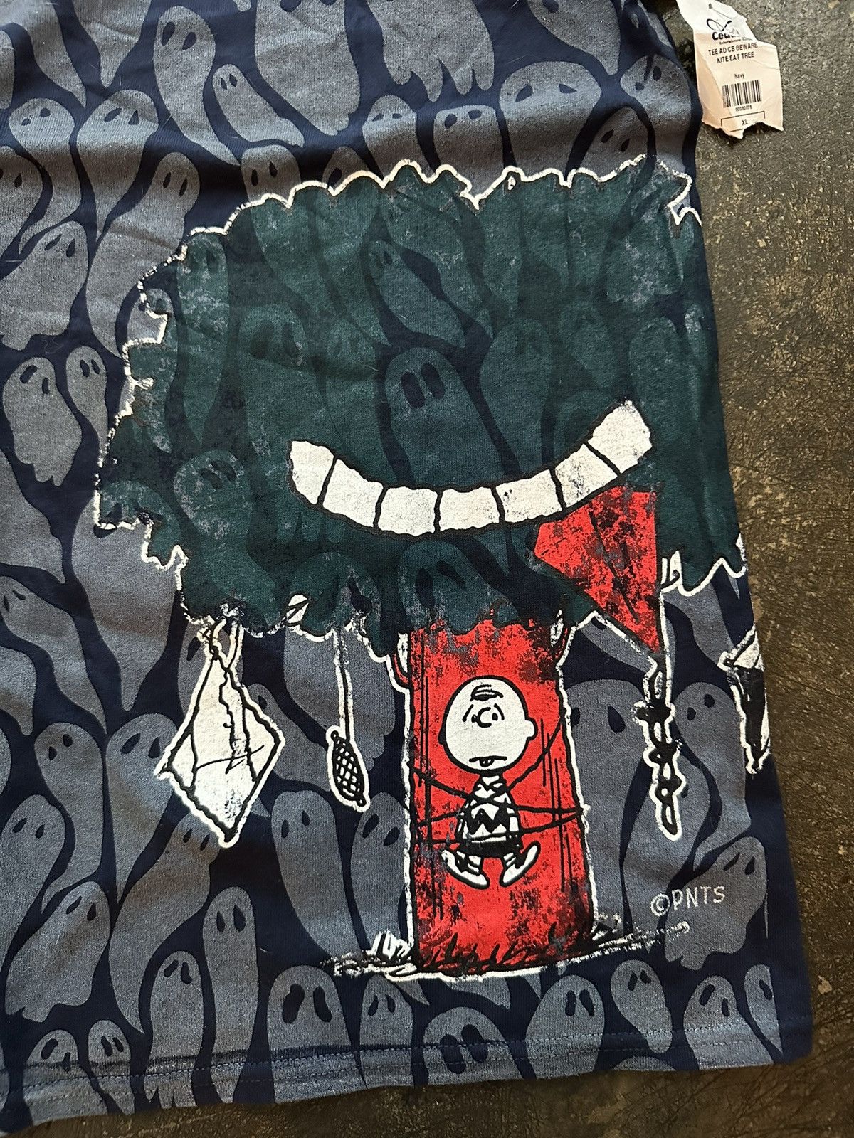 Other × Peanuts NWT Peanuts CharlieBrown All Over Print Kite Eating Tree Tee Size US XL / EU 56 / 4 - 4 Thumbnail