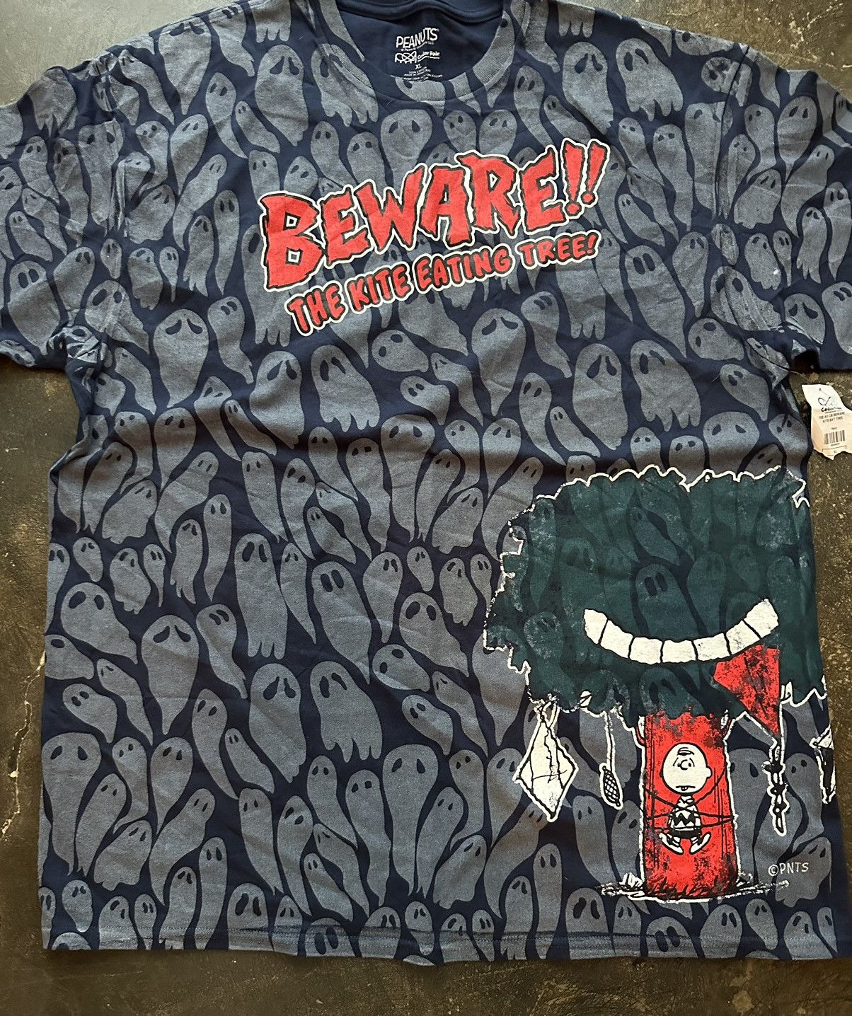 Other × Peanuts NWT Peanuts CharlieBrown All Over Print Kite Eating Tree Tee Size US XL / EU 56 / 4 - 2 Thumbnail