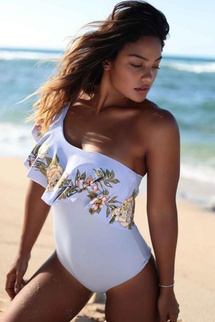 O'NEILL Swimwear ALOHA FLORAL RUFFLE ONE PIECE Swimsuit ( S
