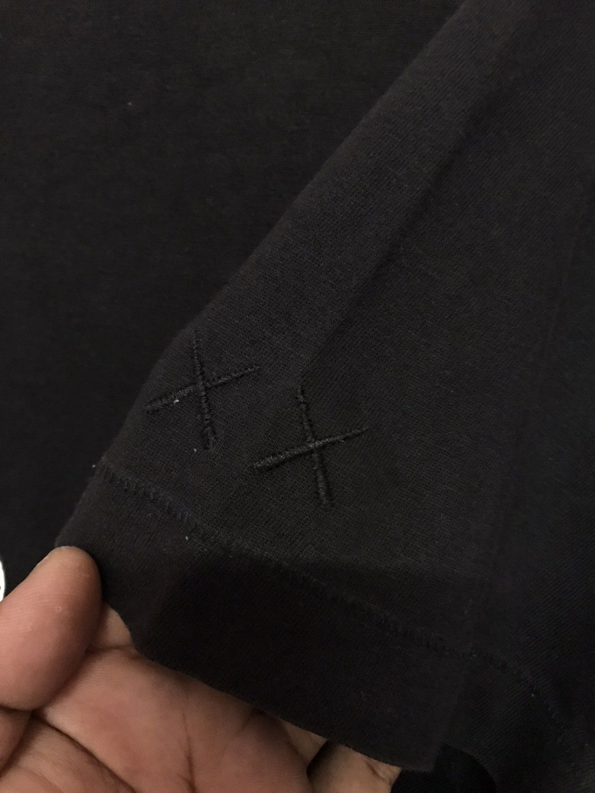 Kaws × Uniqlo Rare Uniqlo x Kaws Big Print Size US XL / EU 56 / 4 - 6 Thumbnail