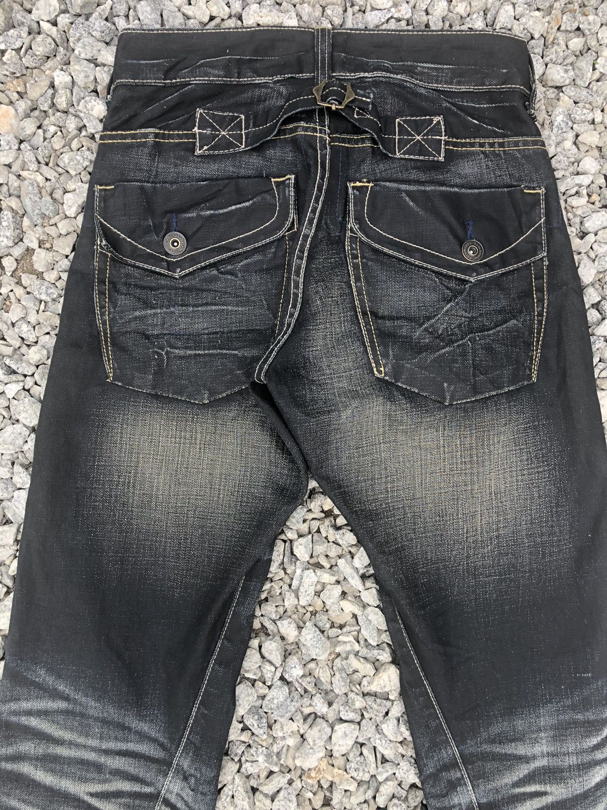Back Number Distressed Jeans Back Buckle Jeans