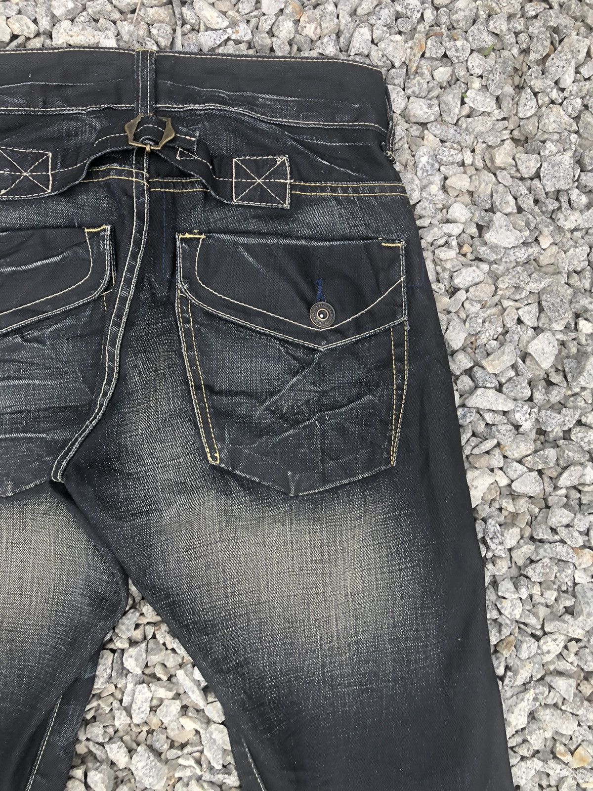 Back Number Distressed Jeans Back Buckle Jeans