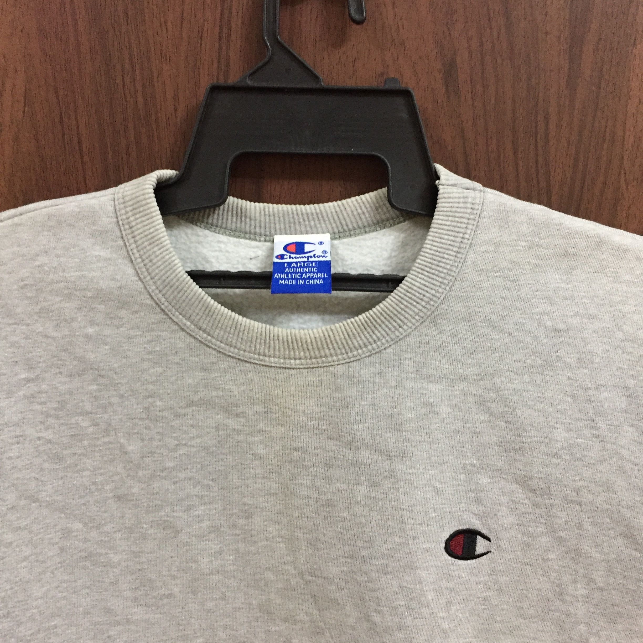 Champion Vintage Champion sweatshirt small logo jumper size L Size US L / EU 52-54 / 3 - 2 Thumbnail